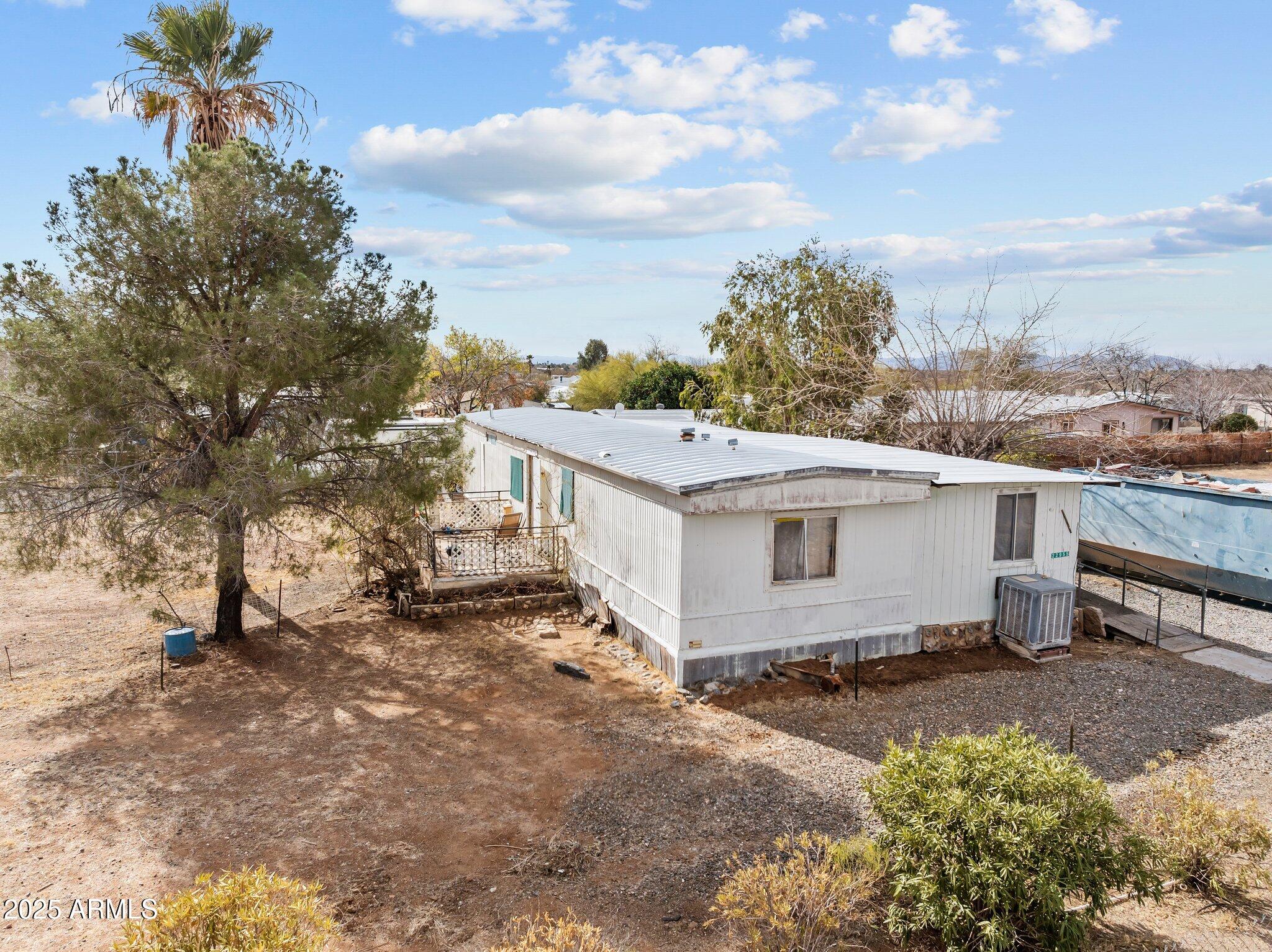 22955 Hillward E Property Photo 11