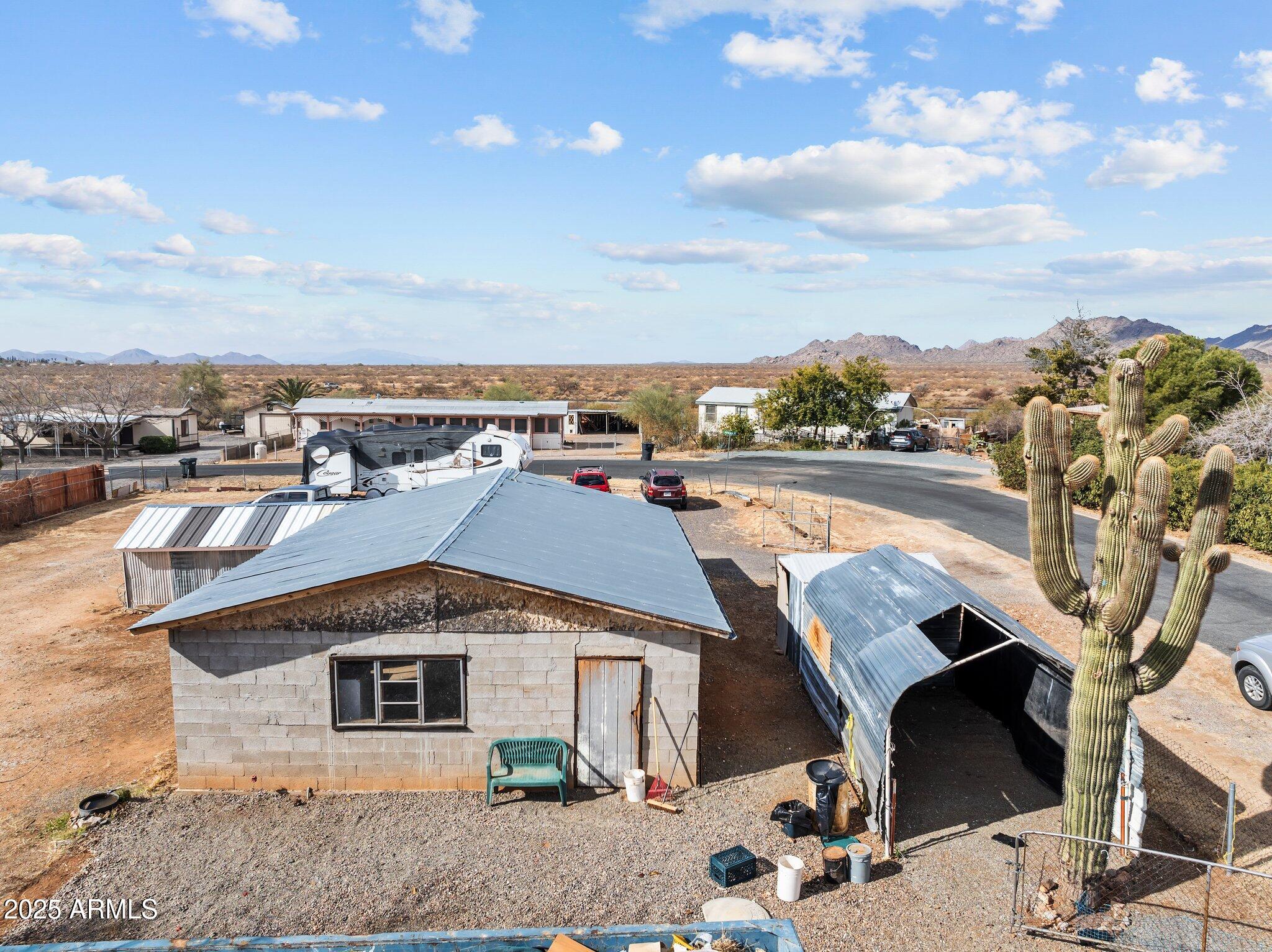 22955 Hillward E Property Photo 12