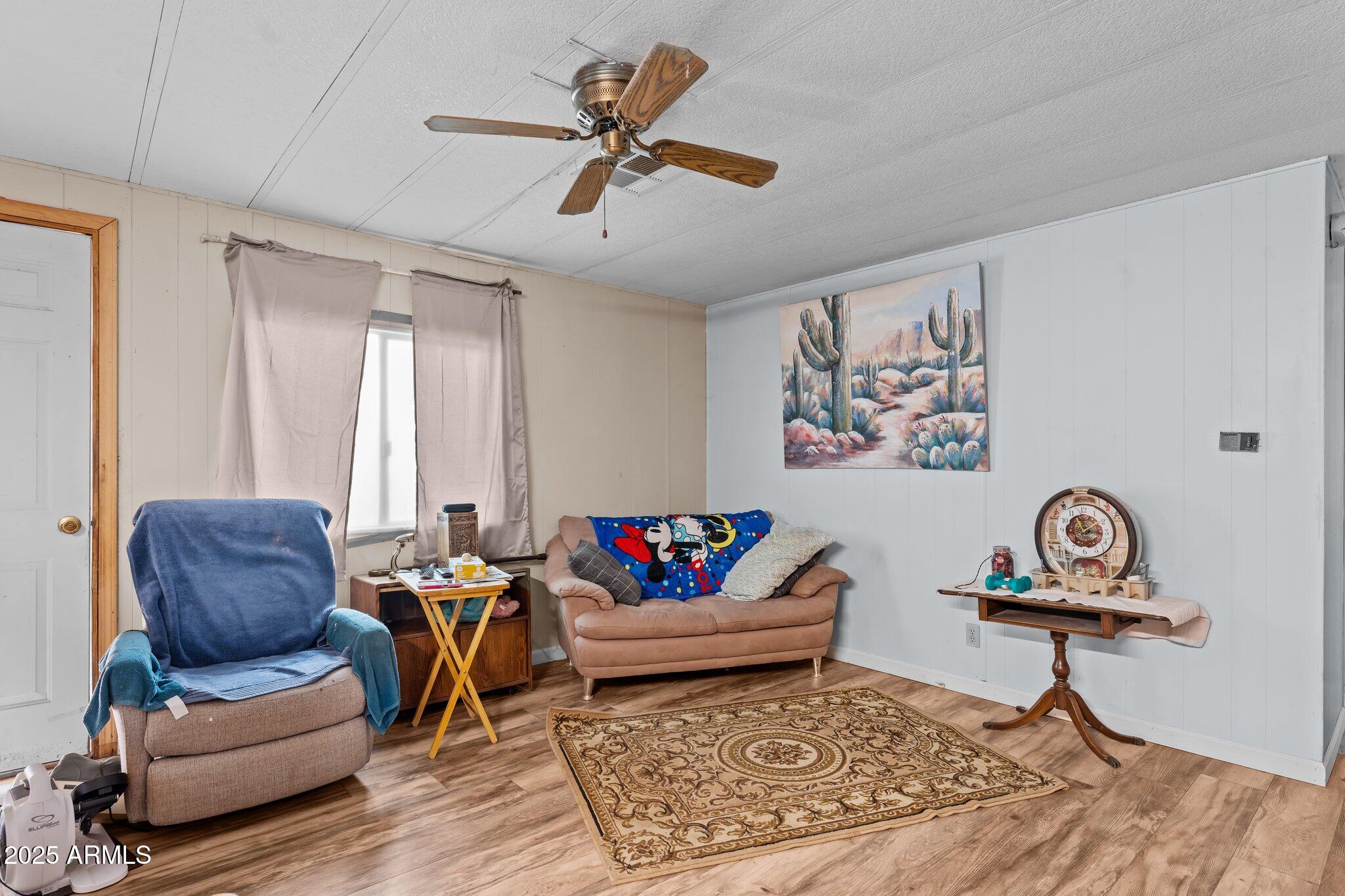 22955 Hillward E Property Photo 19