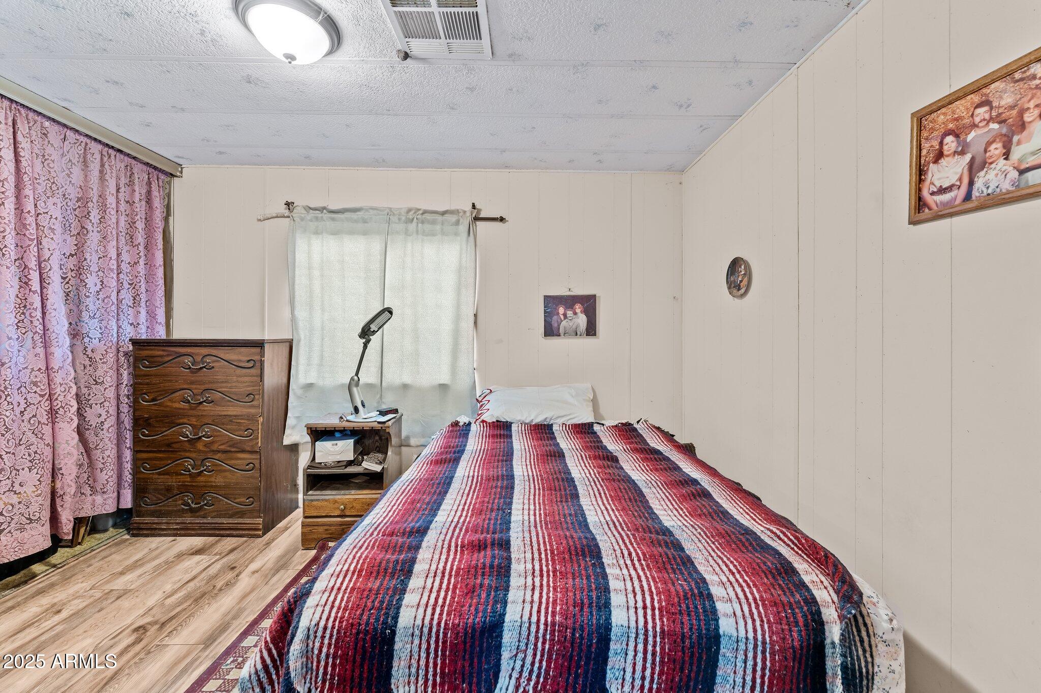 22955 Hillward E Property Photo 20