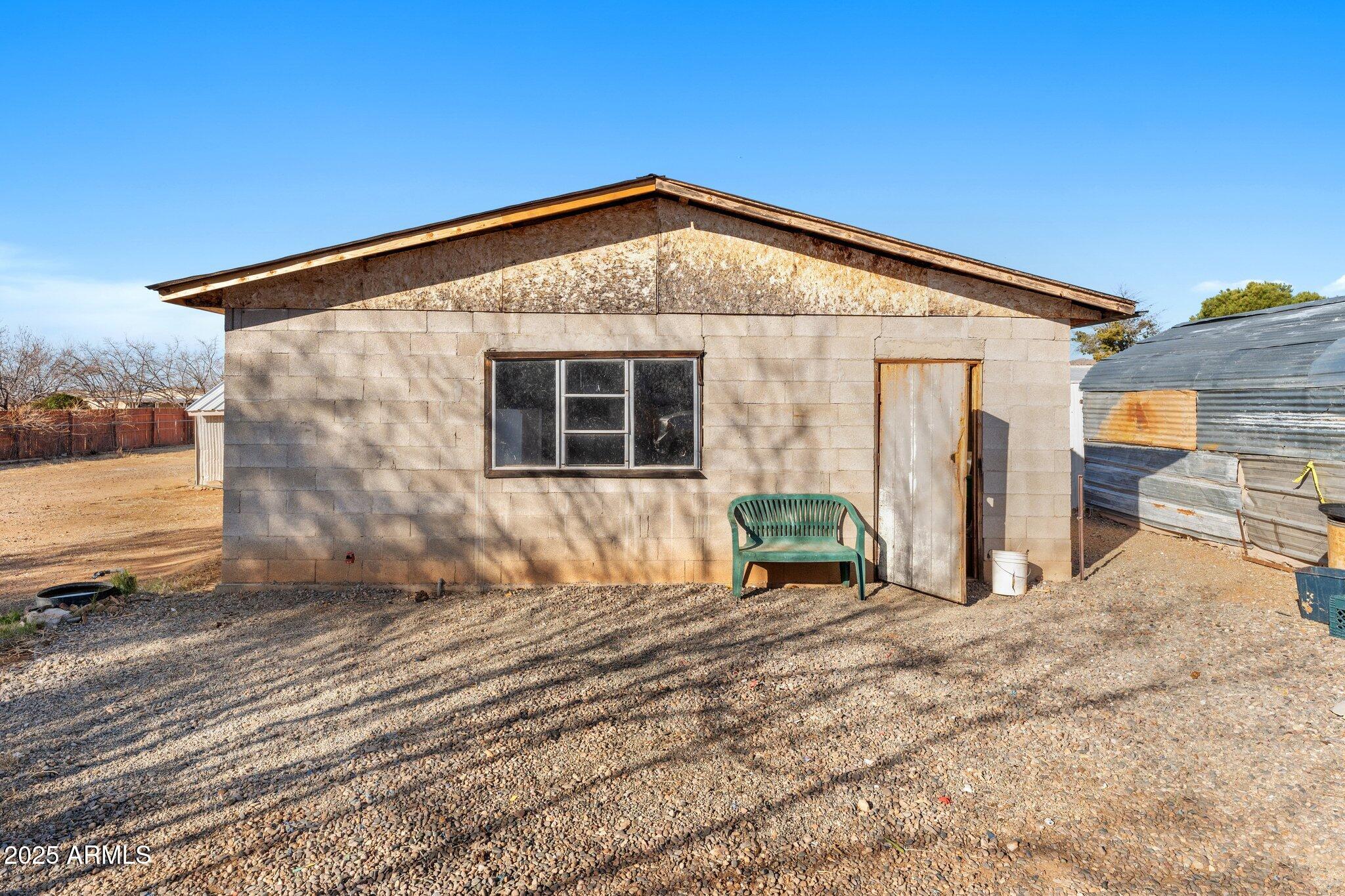 22955 Hillward E Property Photo 27