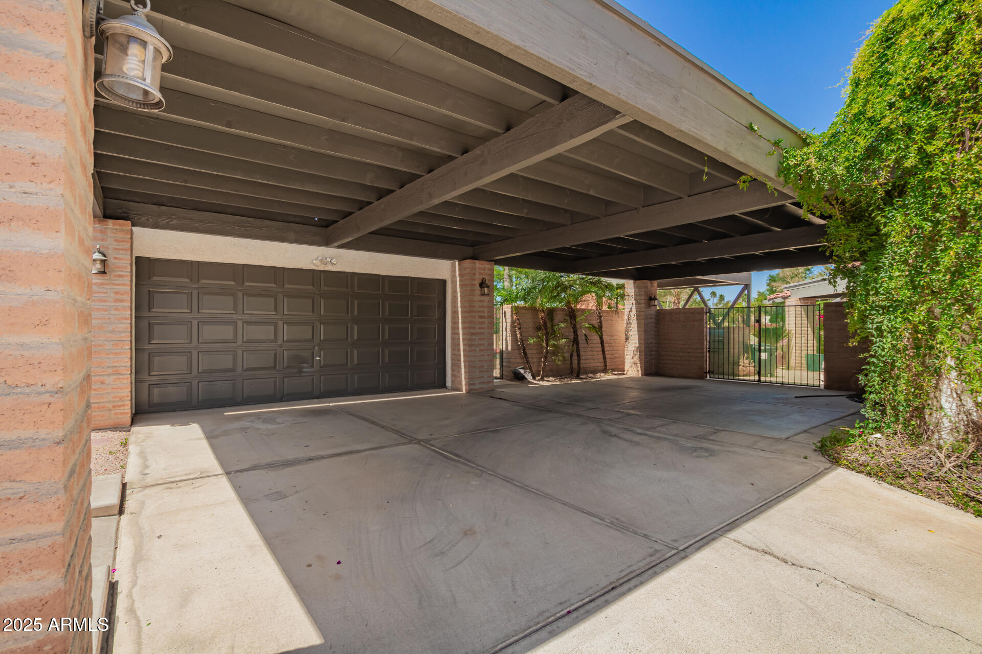 15240 N 51st Street Property Photo 4