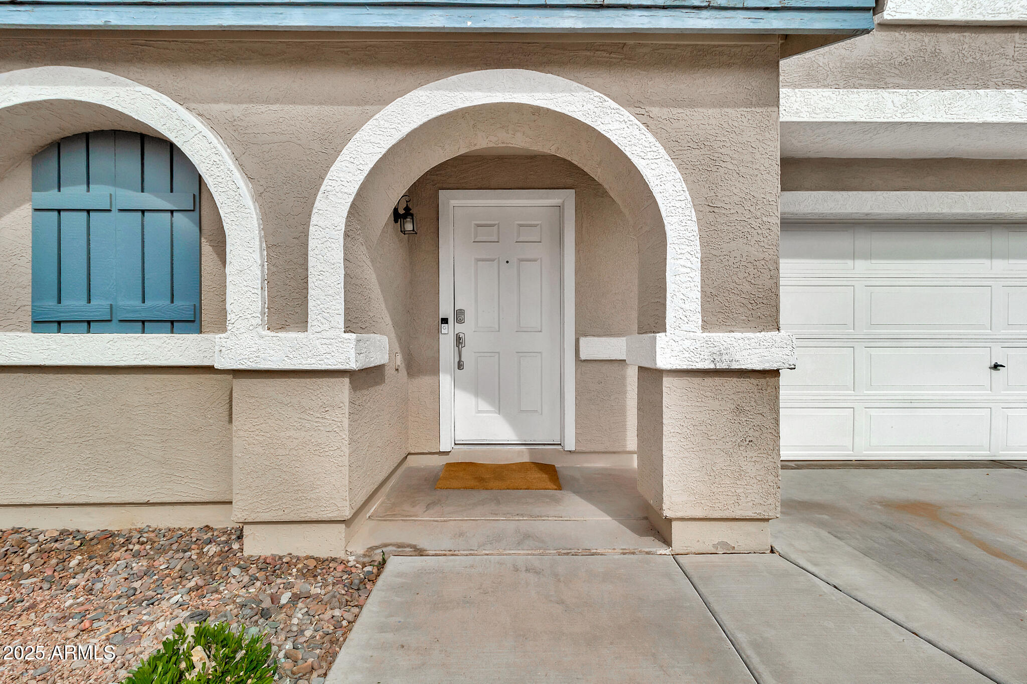 2626 S Southwind Drive Property Photo 4