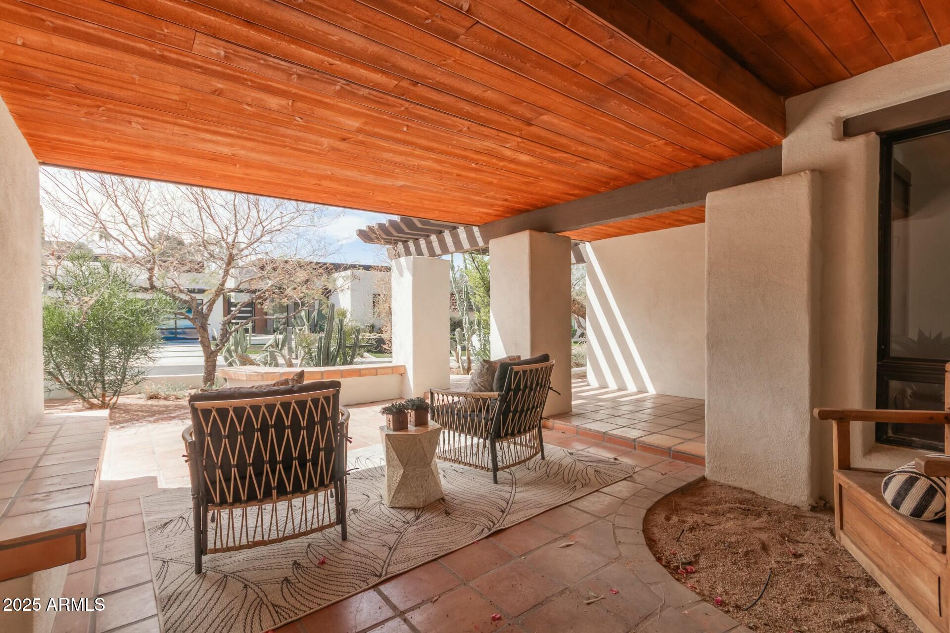 4622 E Palo Verde Drive Property Photo 6