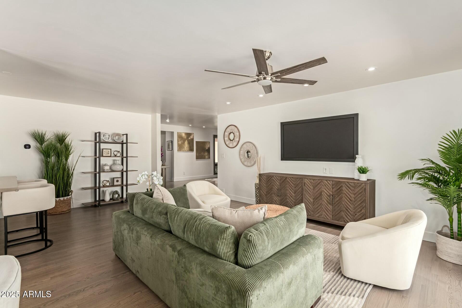 4622 E Palo Verde Drive Property Photo 14