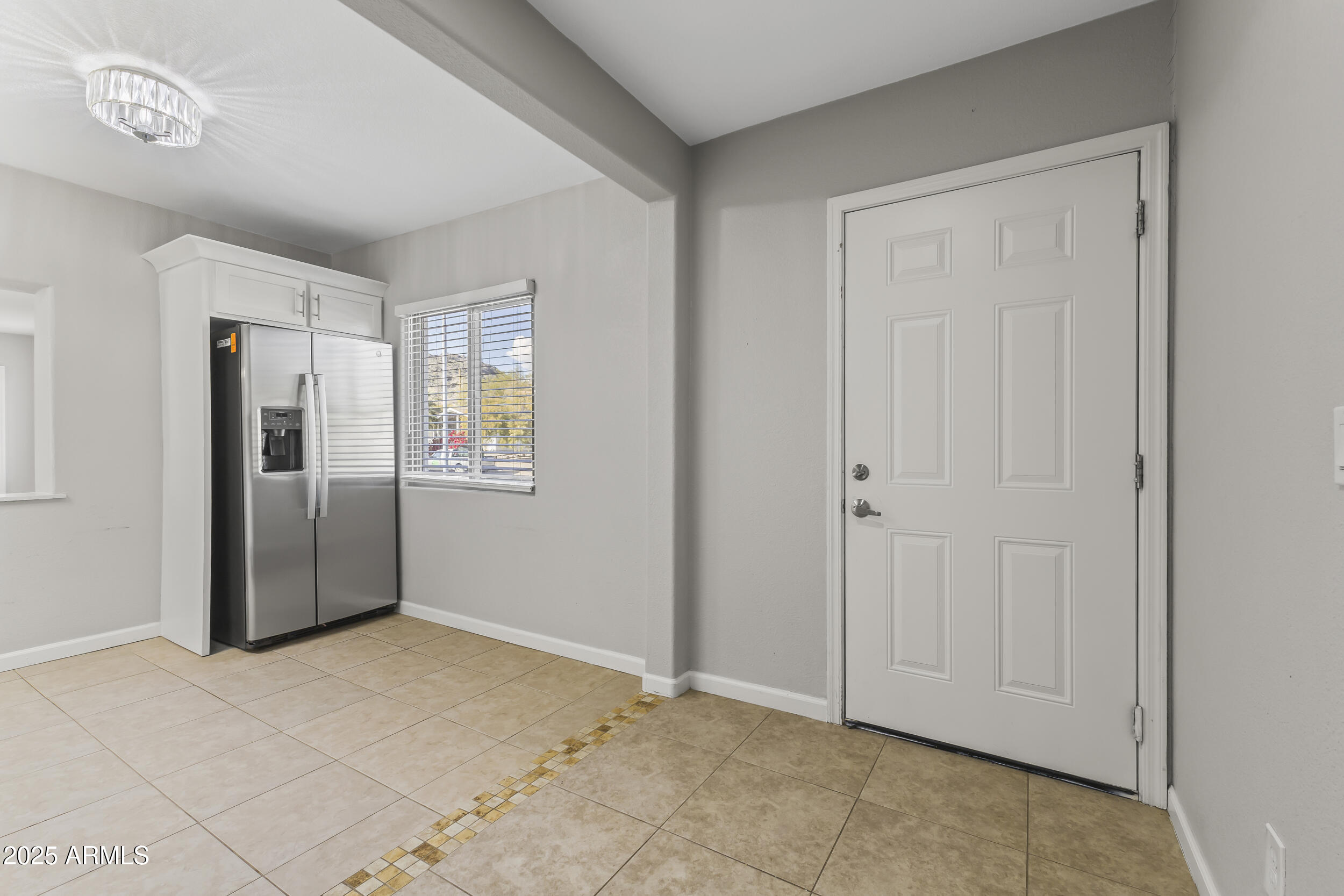 1423 E Cholla Street Property Photo 4