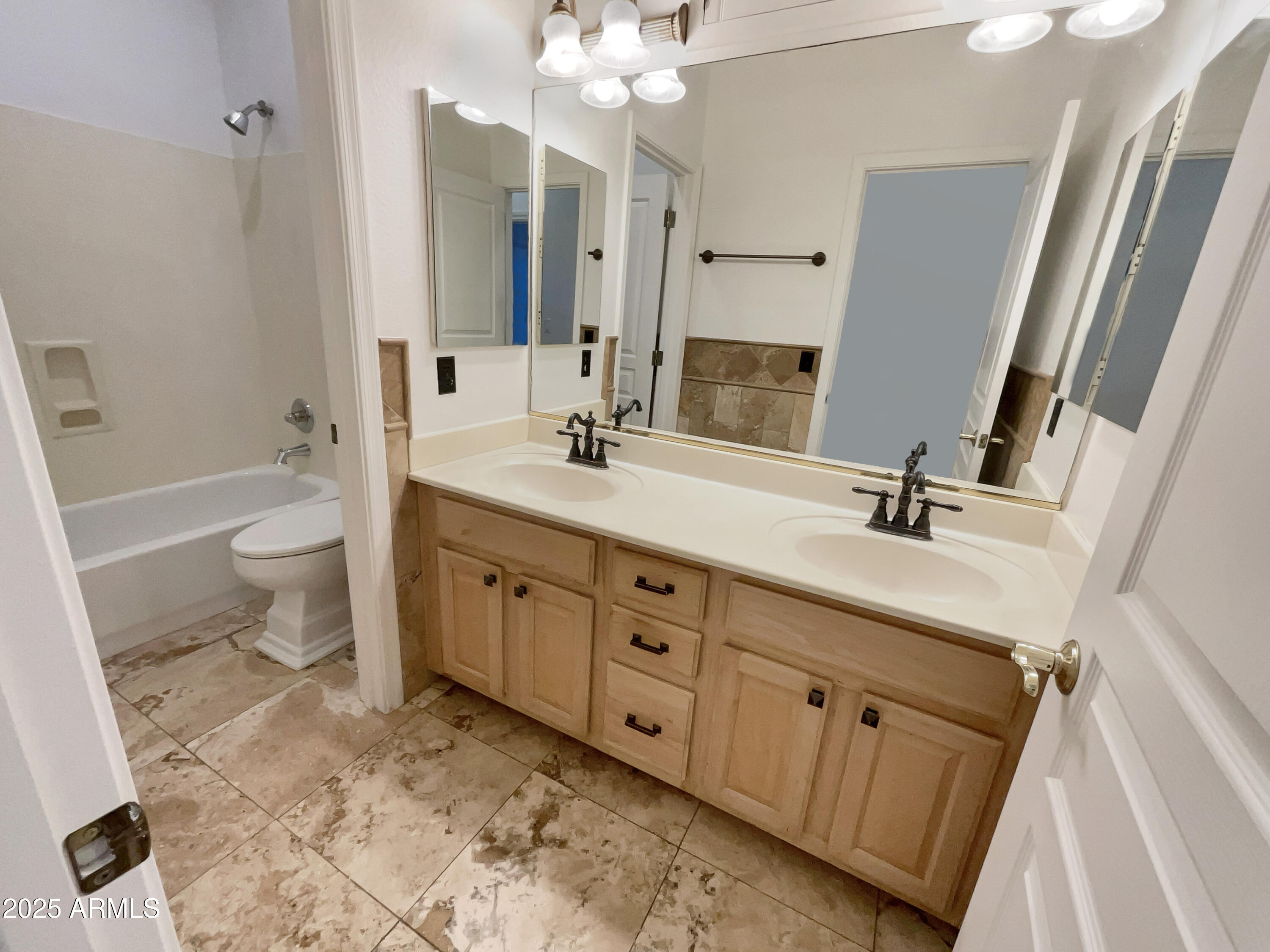 741 N Tower Place Property Photo 39