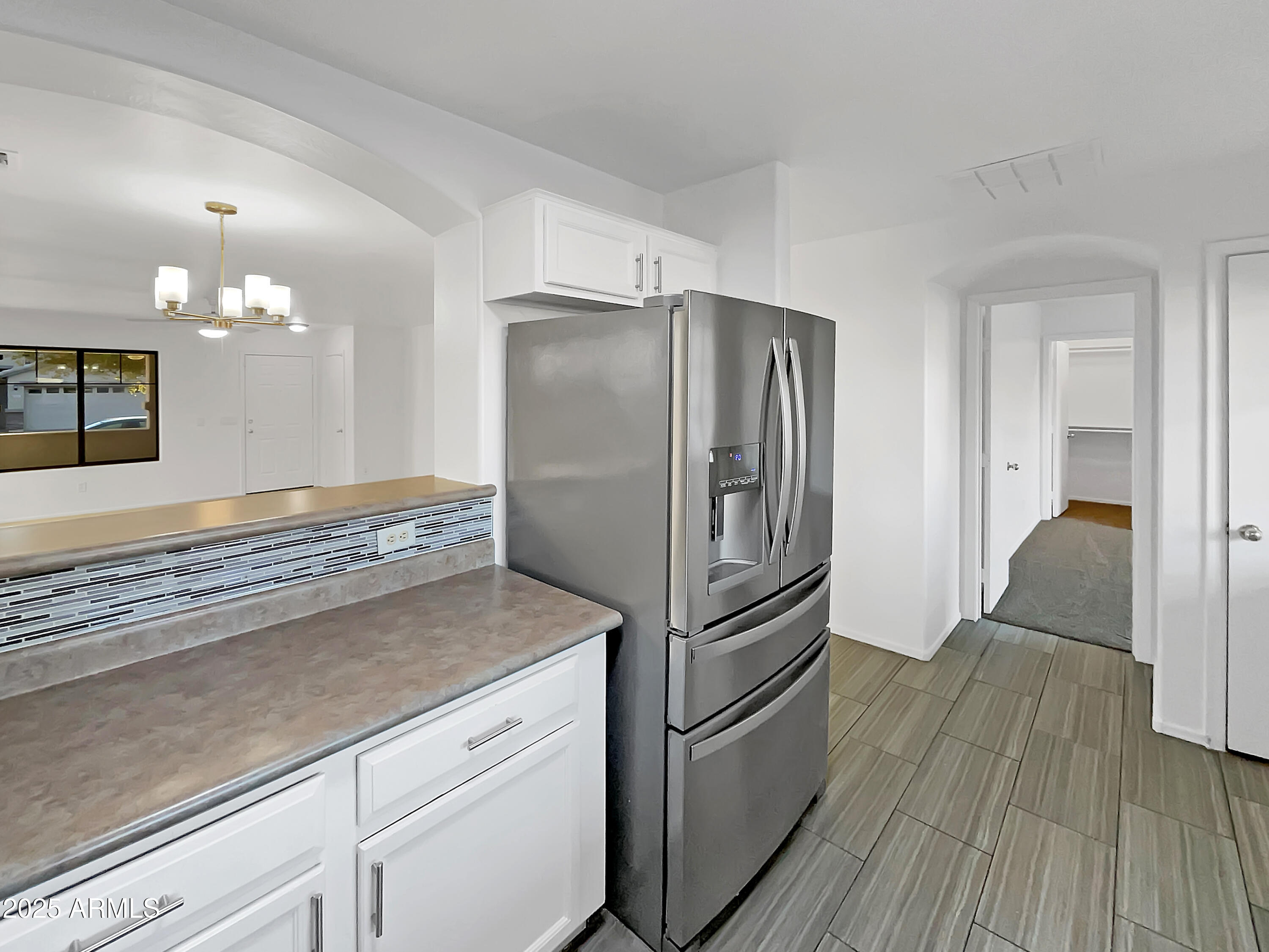 1642 W La Salle Street Property Photo 10