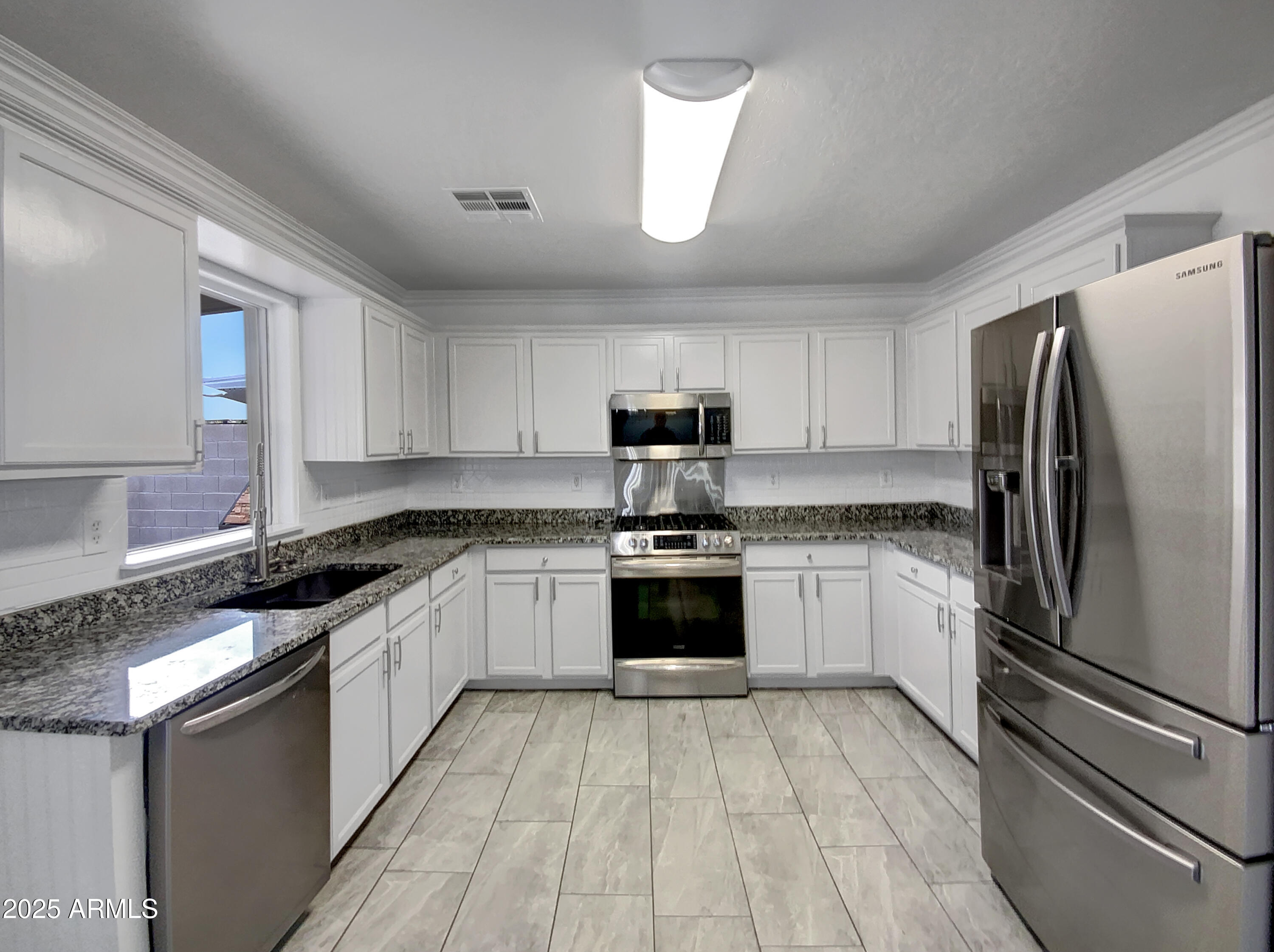 2028 E Lipizzan Drive Property Photo 6