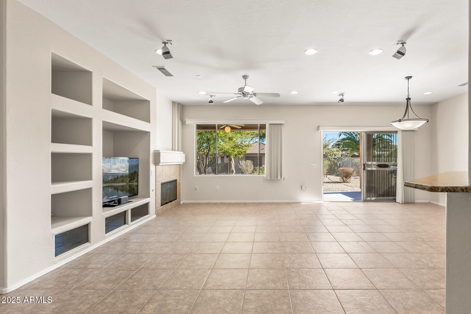 20533 N Sequoia Crest Drive Property Photo 5