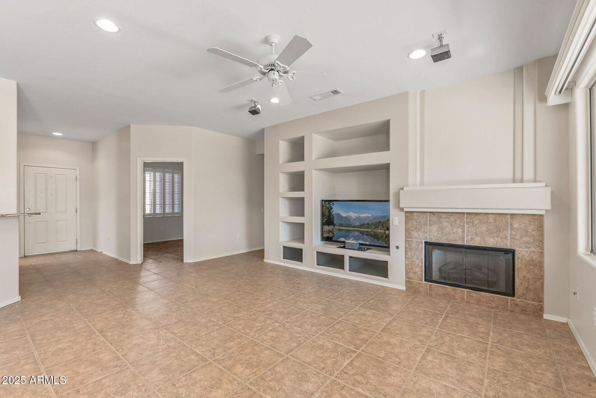 20533 N Sequoia Crest Drive Property Photo 6