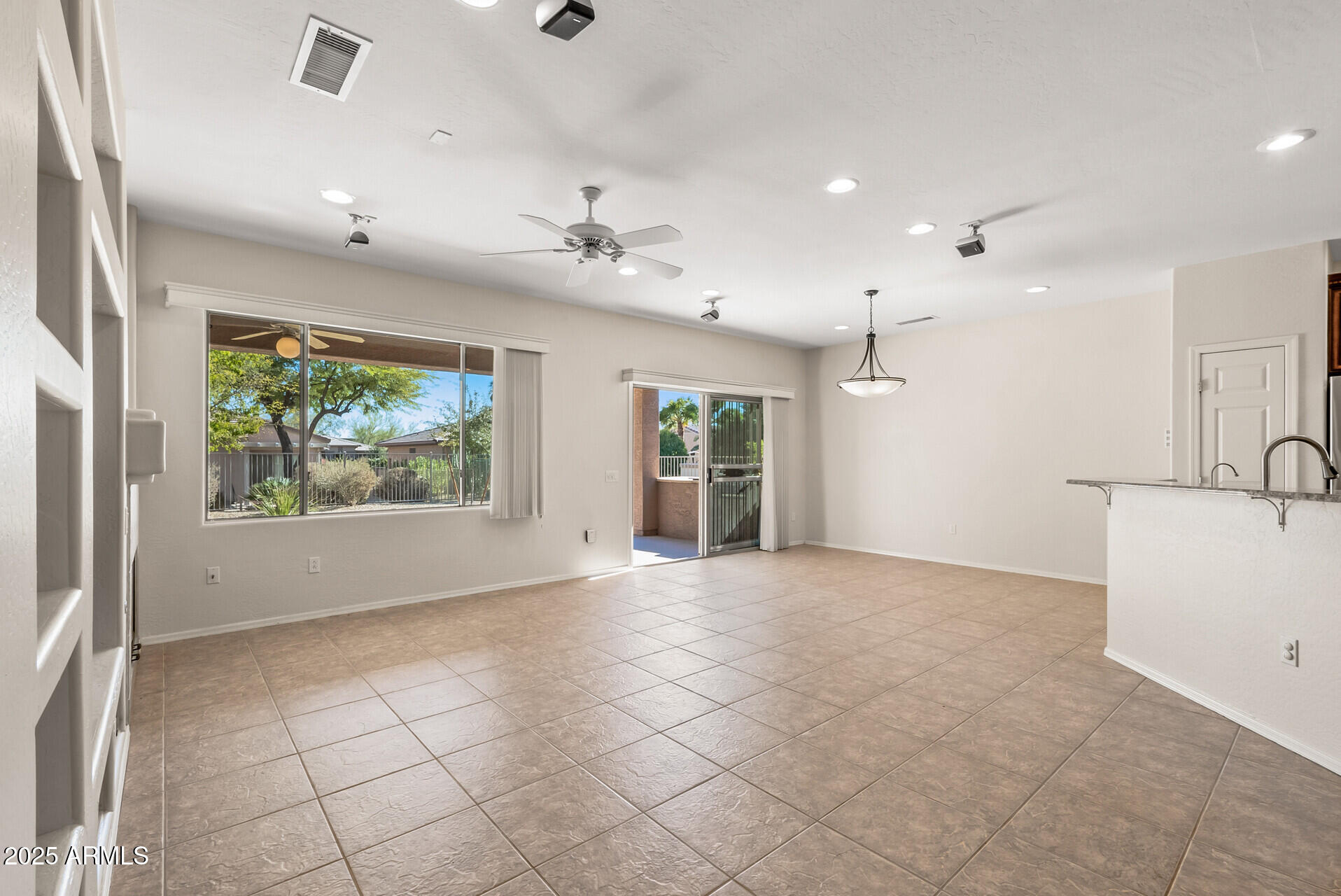 20533 N Sequoia Crest Drive Property Photo 7