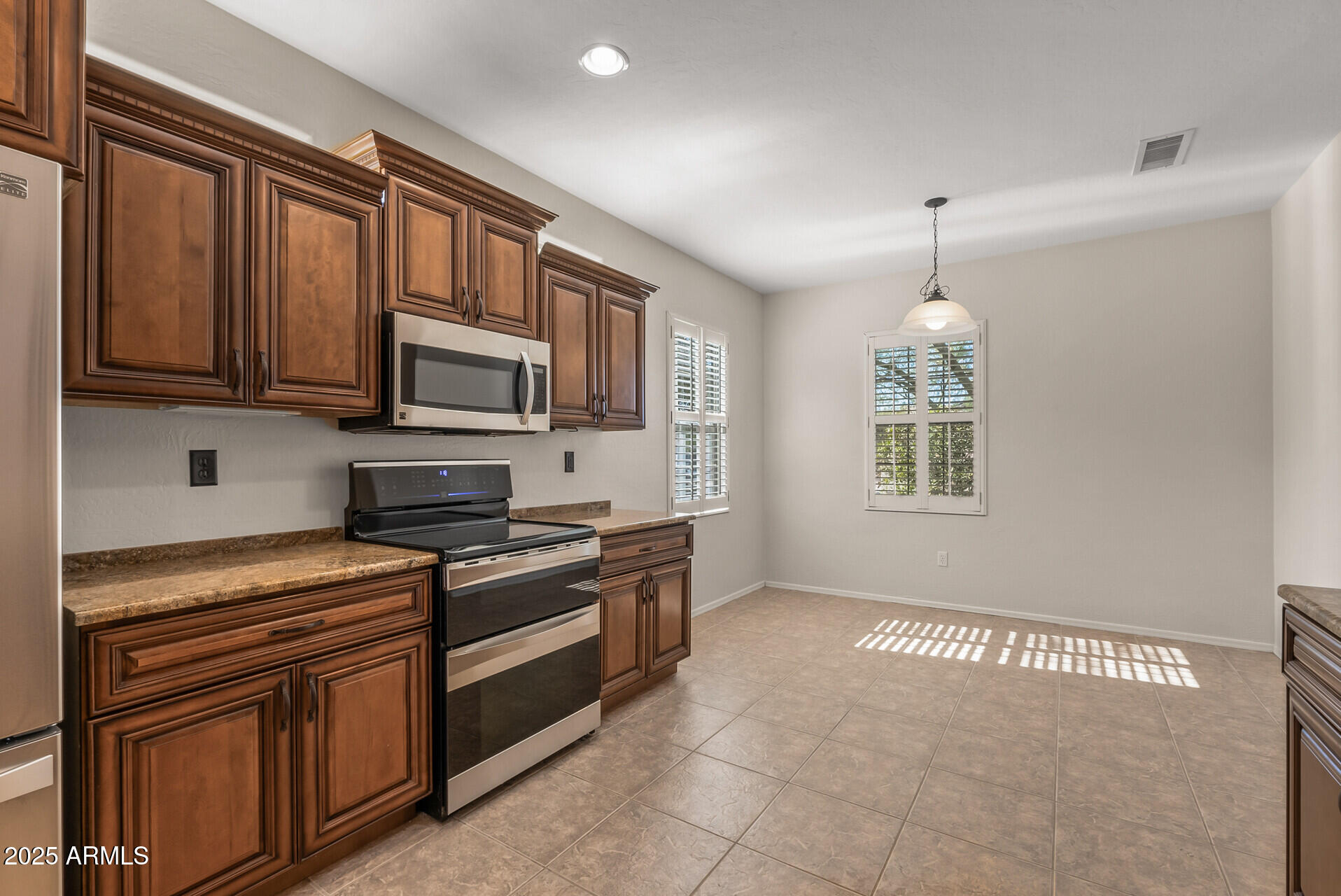 20533 N Sequoia Crest Drive Property Photo 10