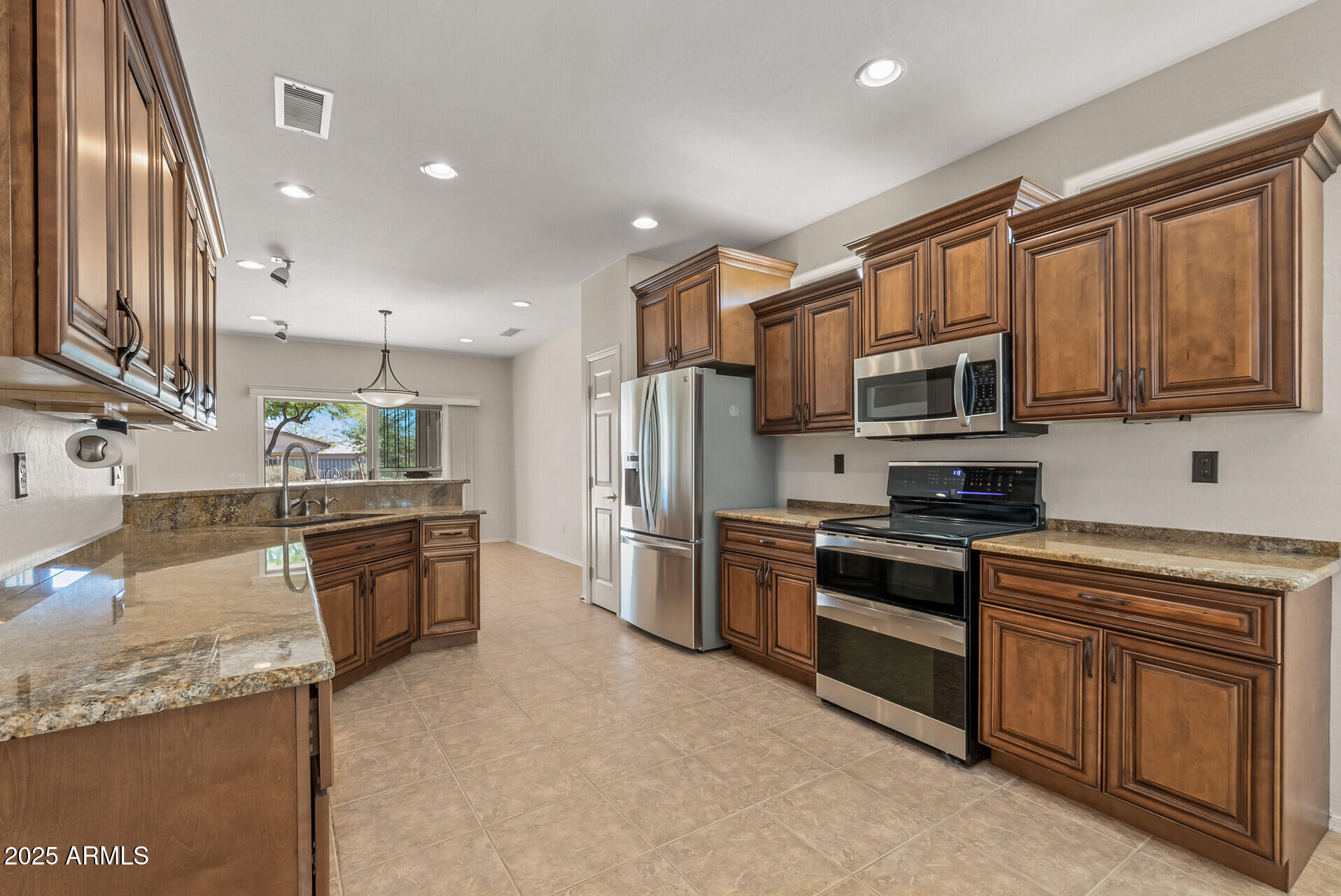 20533 N Sequoia Crest Drive Property Photo 13