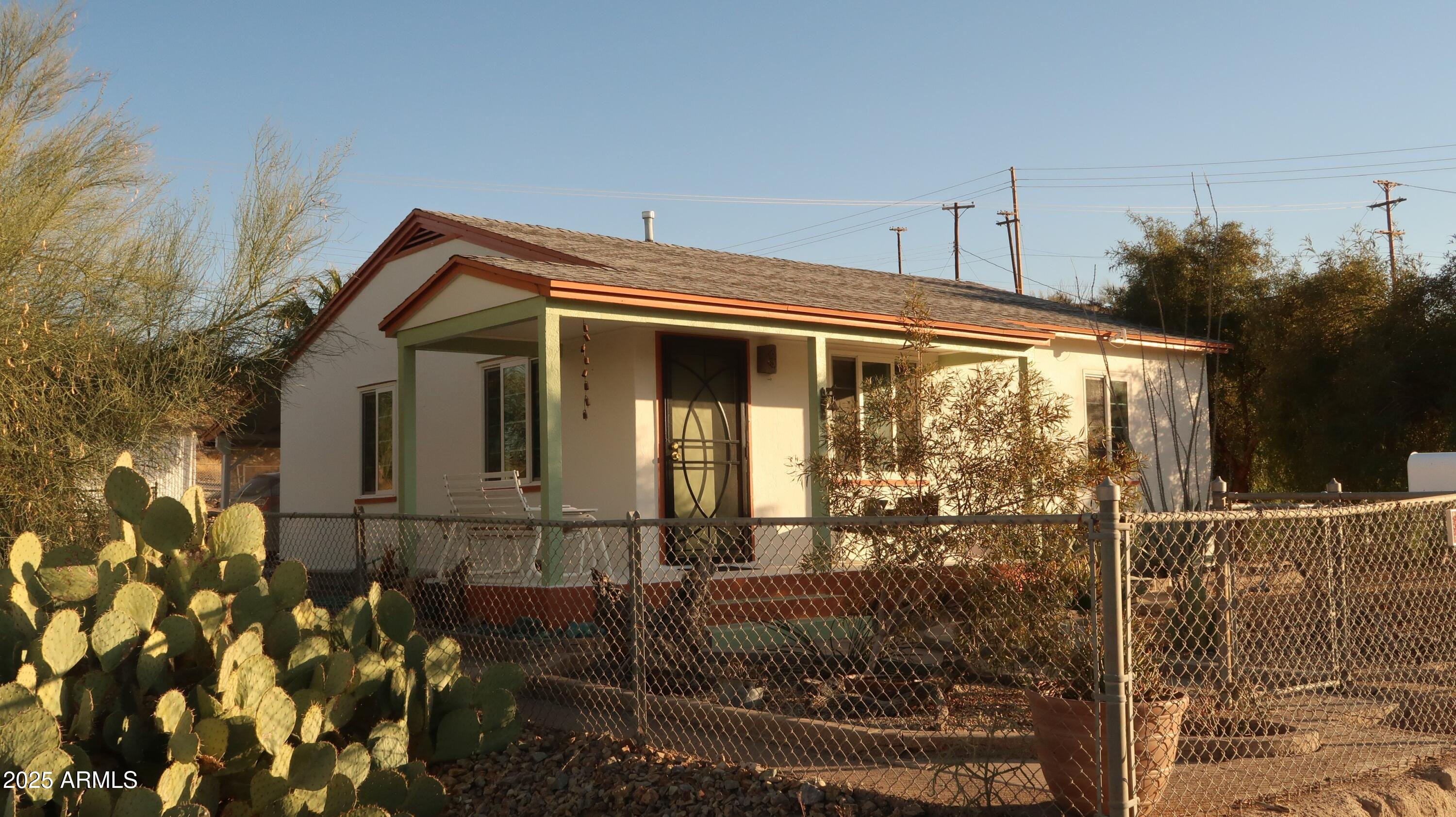 301 W Estrella Avenue Property Photo