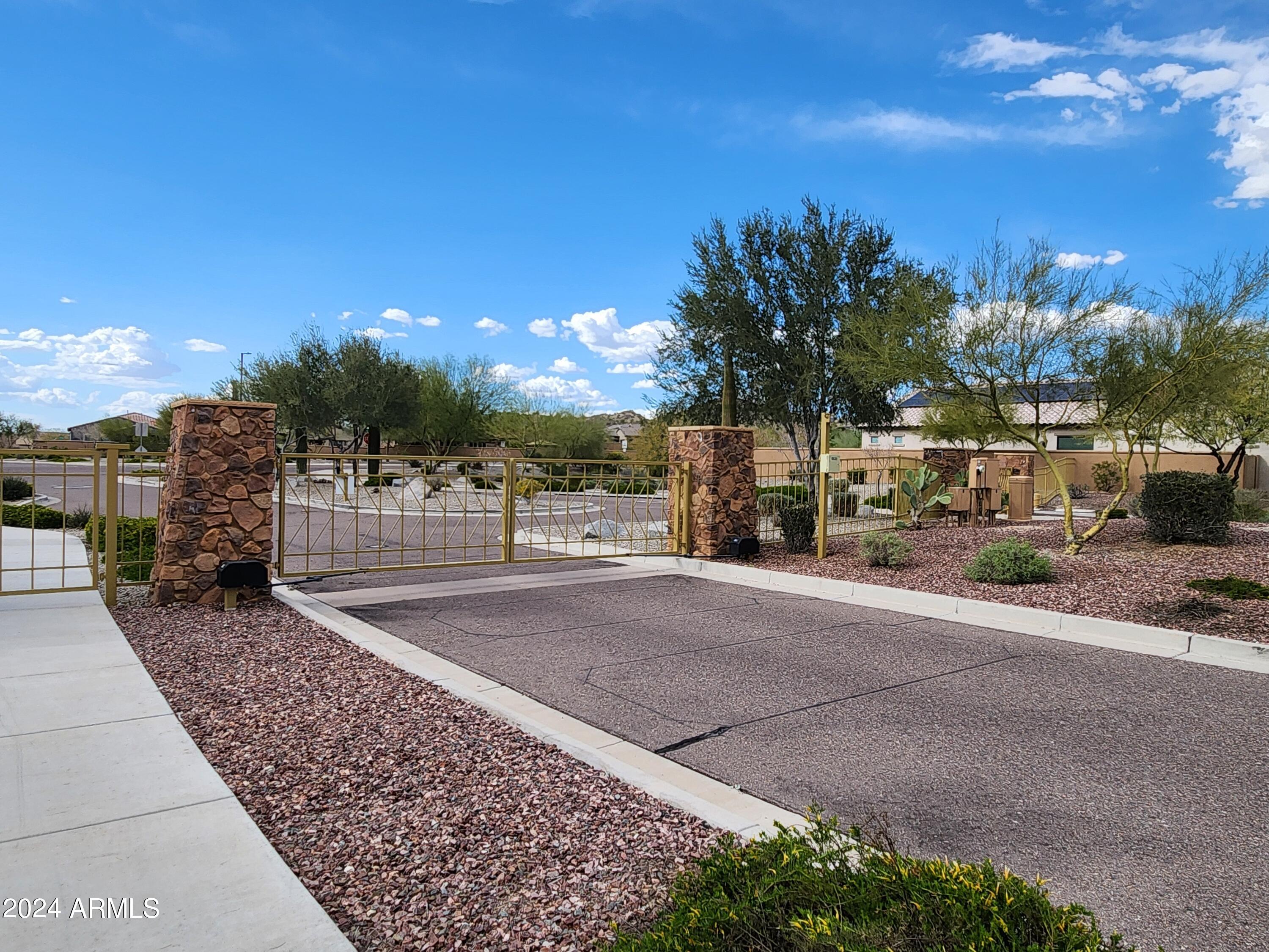 18111 W Desert Sage Drive Property Photo 7
