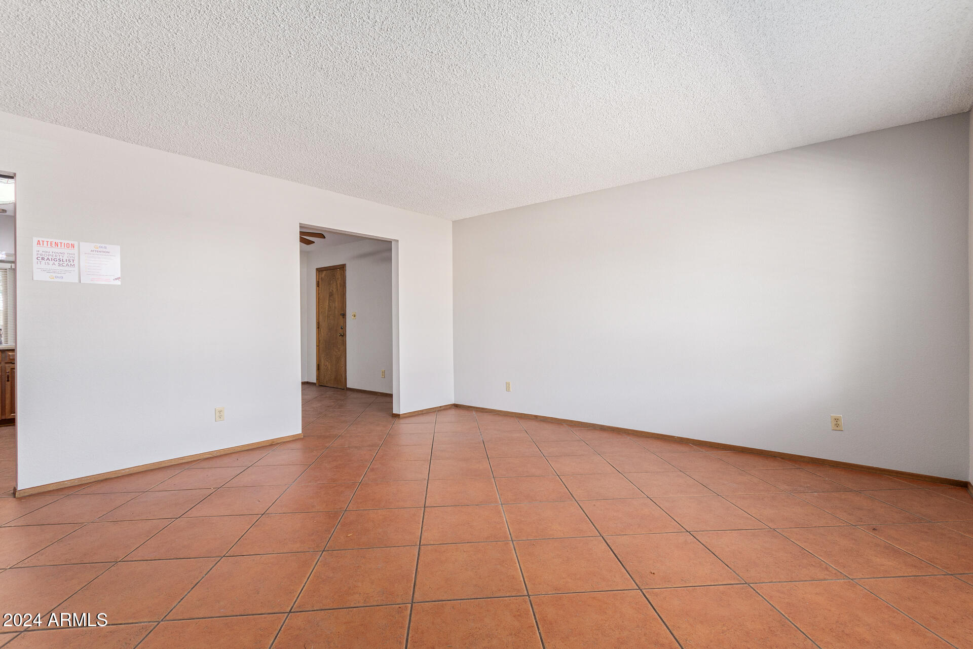 2407 W Laurel Lane Property Photo 4