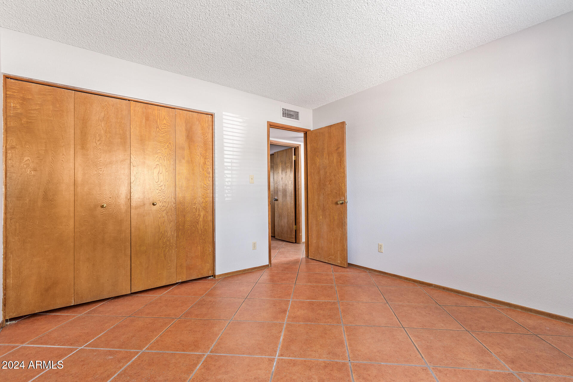 2407 W Laurel Lane Property Photo 18