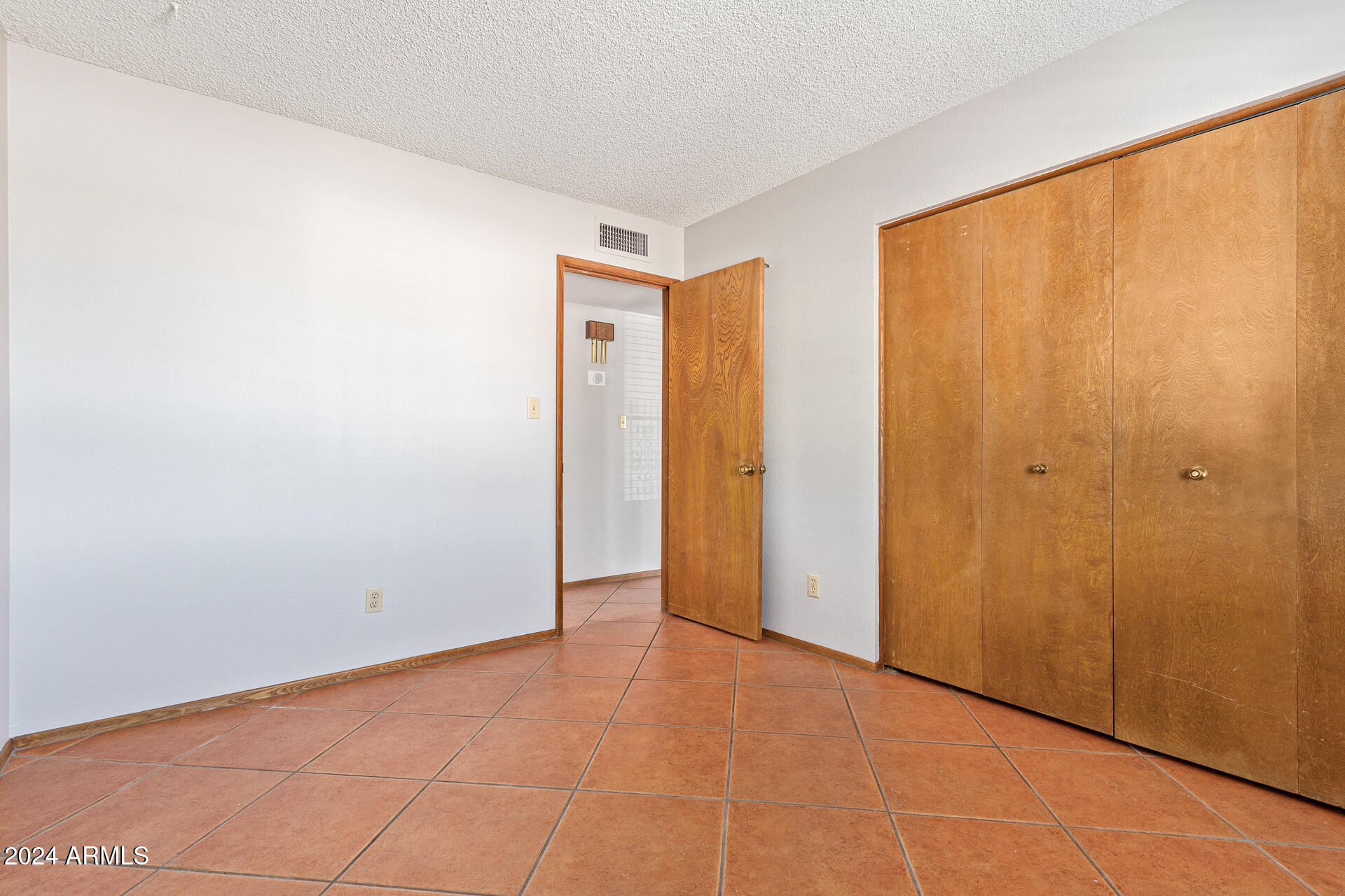 2407 W Laurel Lane Property Photo 23
