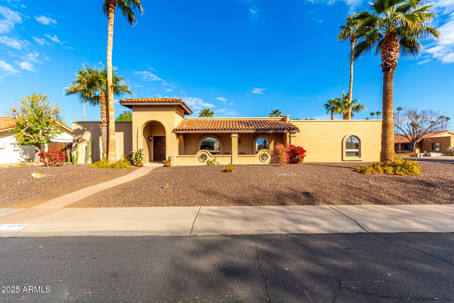 6030 E Crocus Drive Property Photo 3