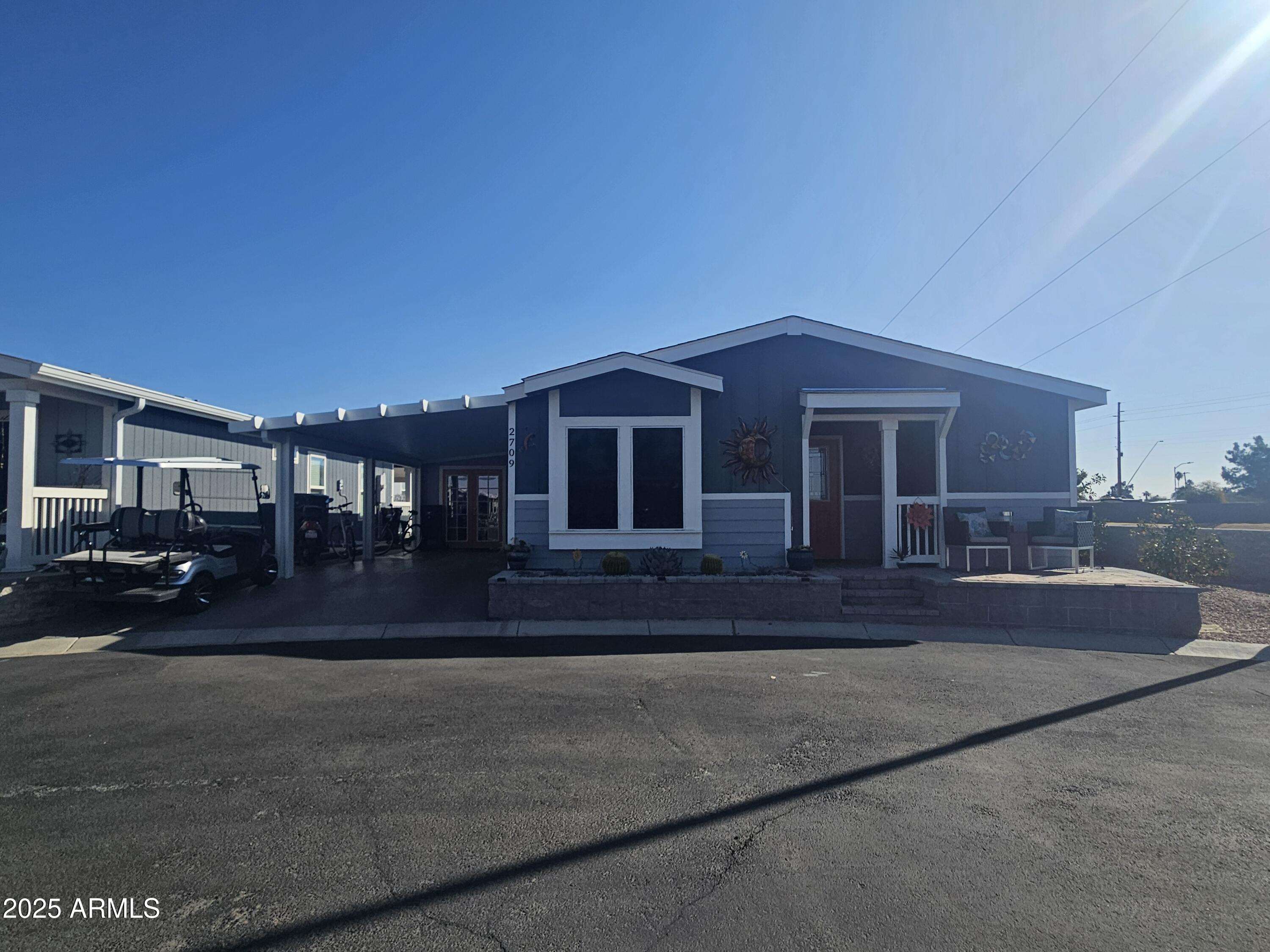 650 N Hawes Road Property Photo 1