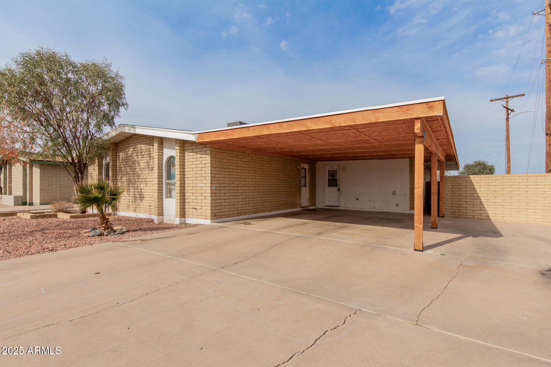122 E 14th Place Property Photo