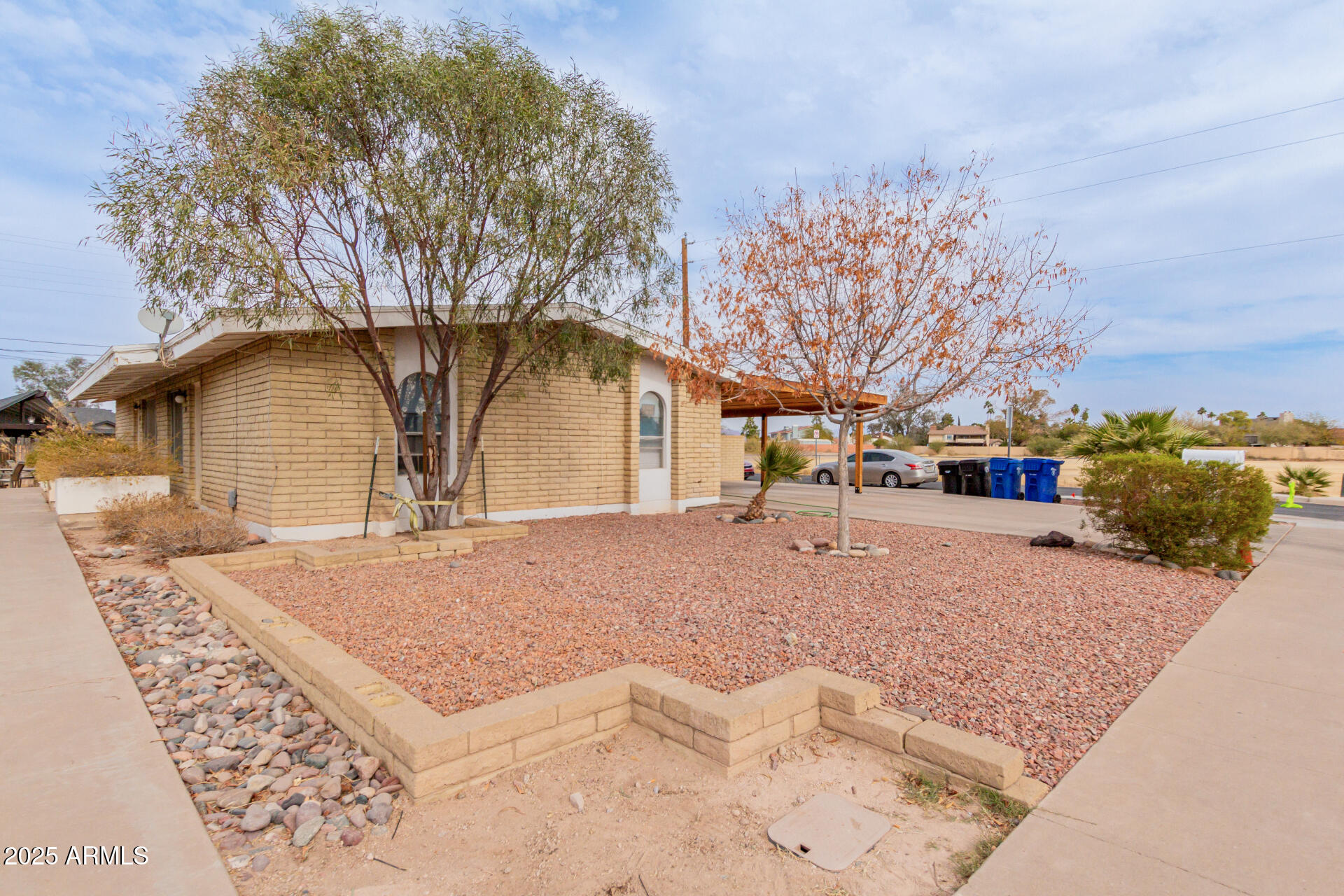 122 E 14th Place Property Photo 3