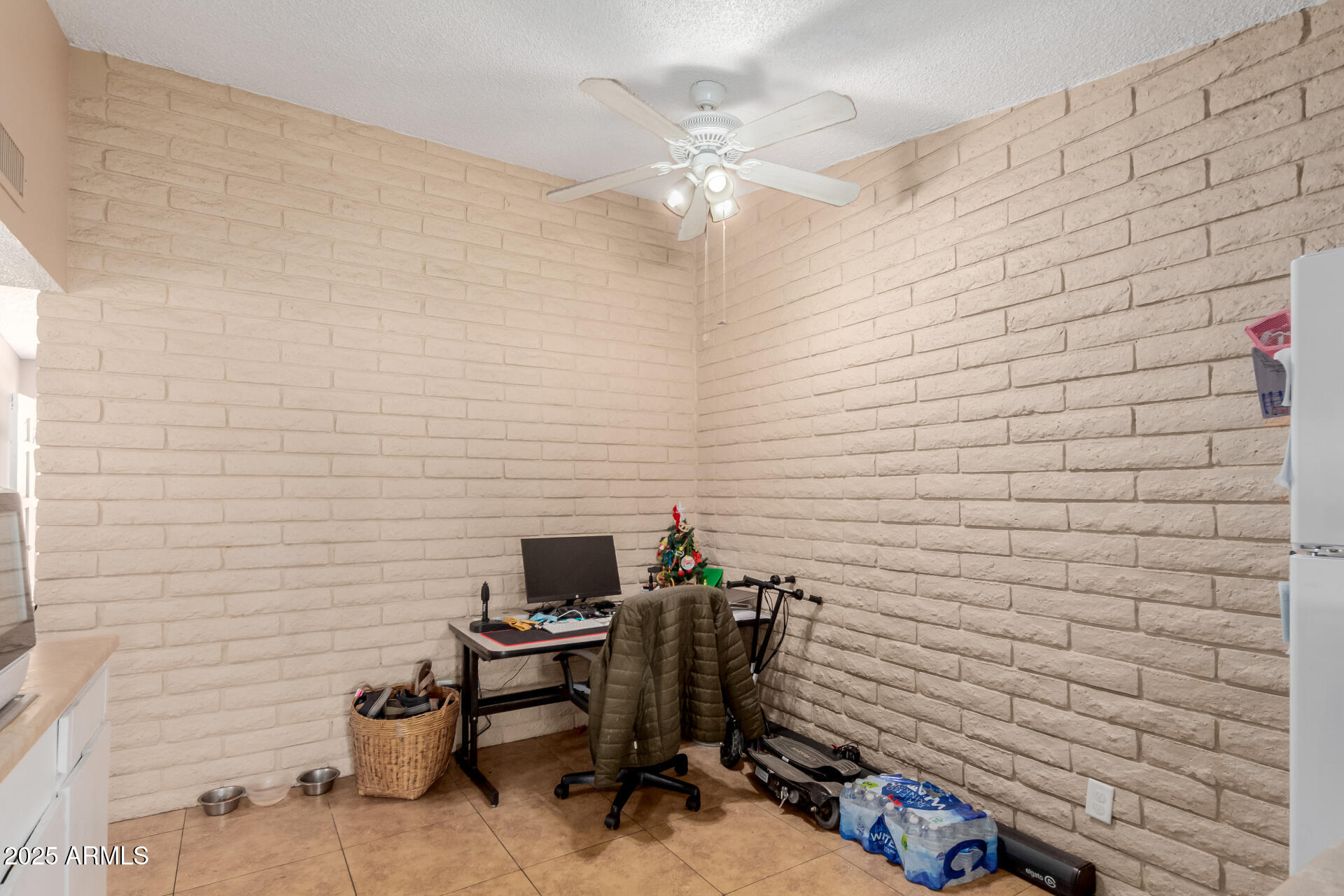 122 E 14th Place Property Photo 8