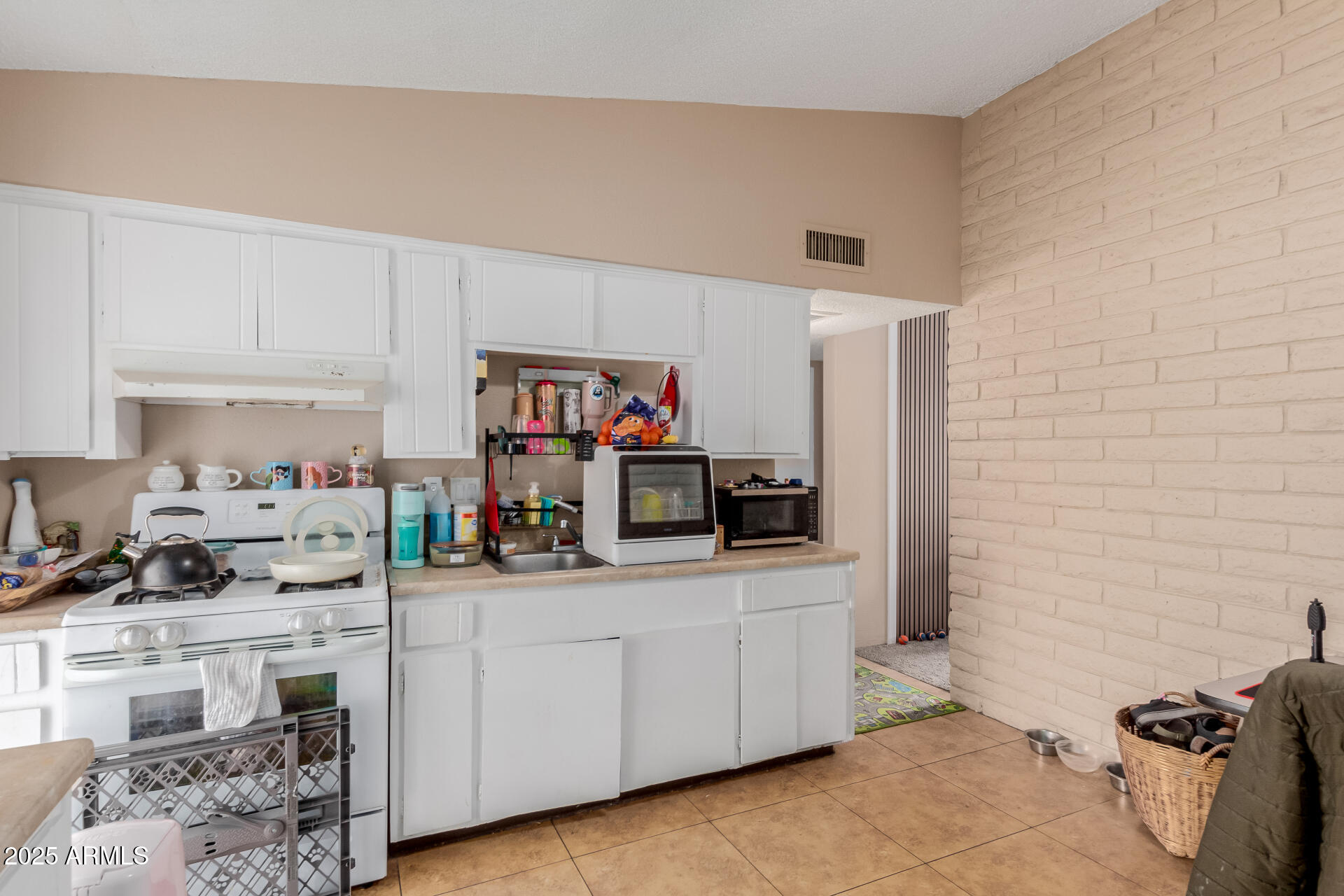 122 E 14th Place Property Photo 12