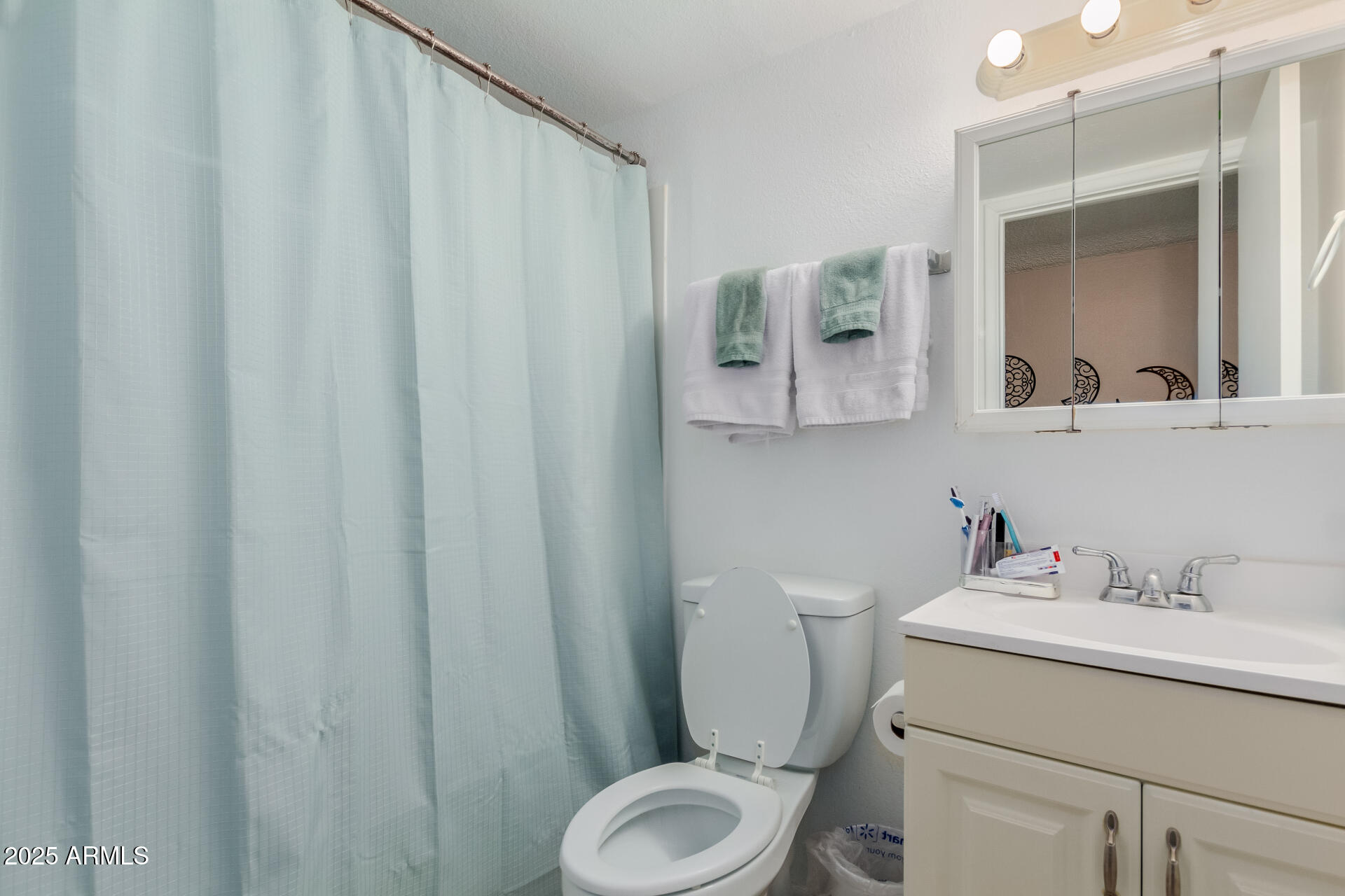 122 E 14th Place Property Photo 29
