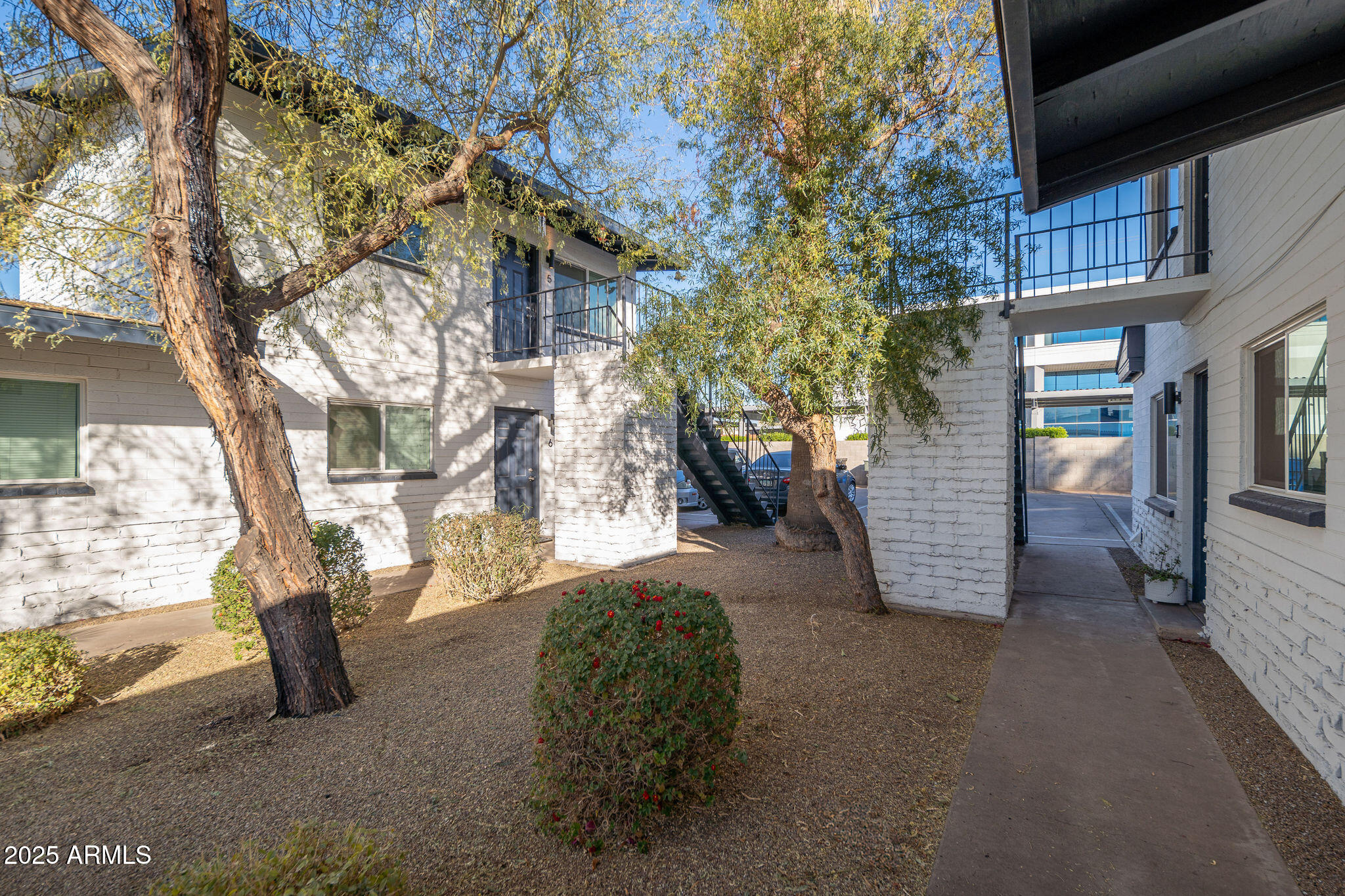 1934 E Fairmount Avenue Property Photo 12