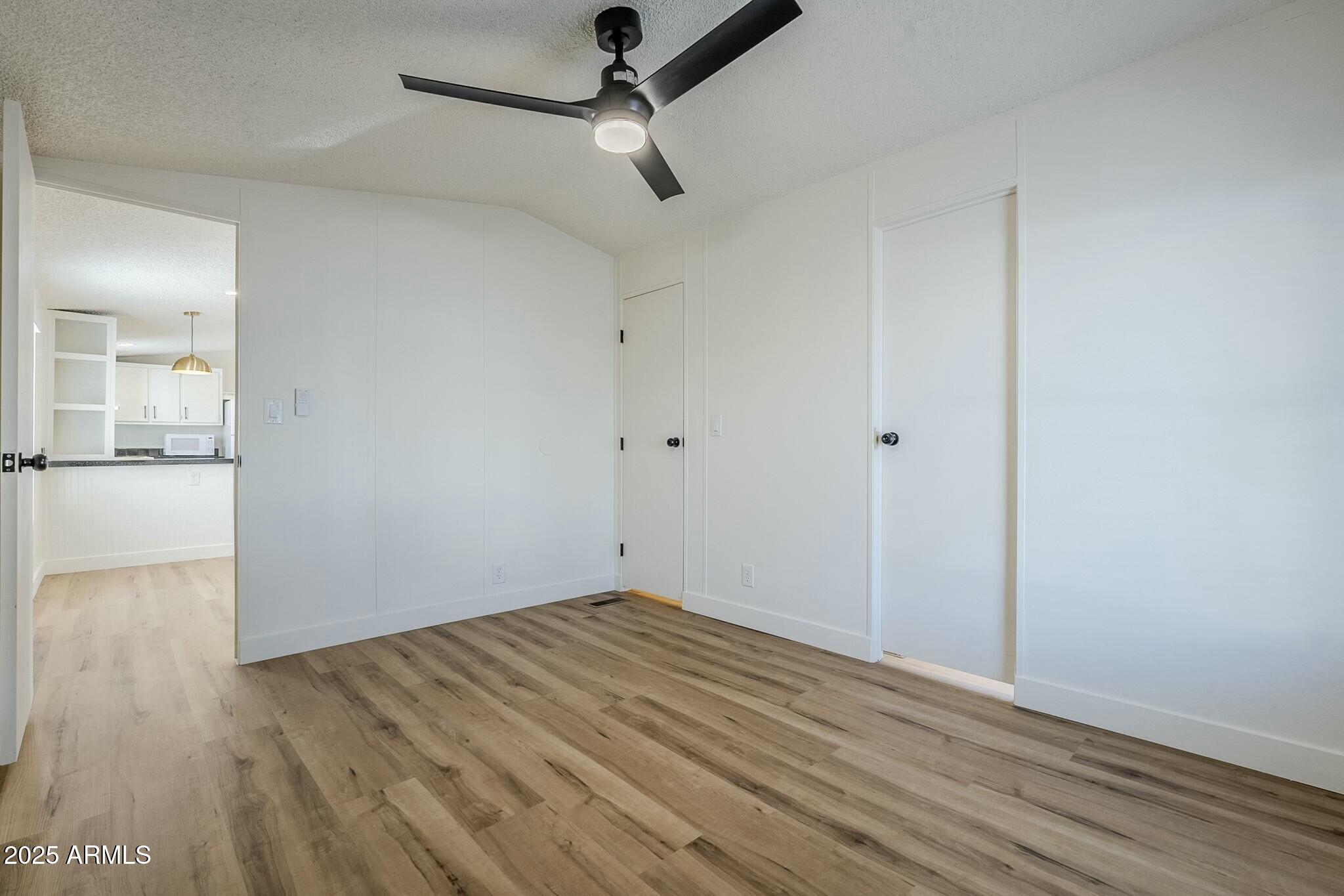 2000 S Apache Road Property Photo 20