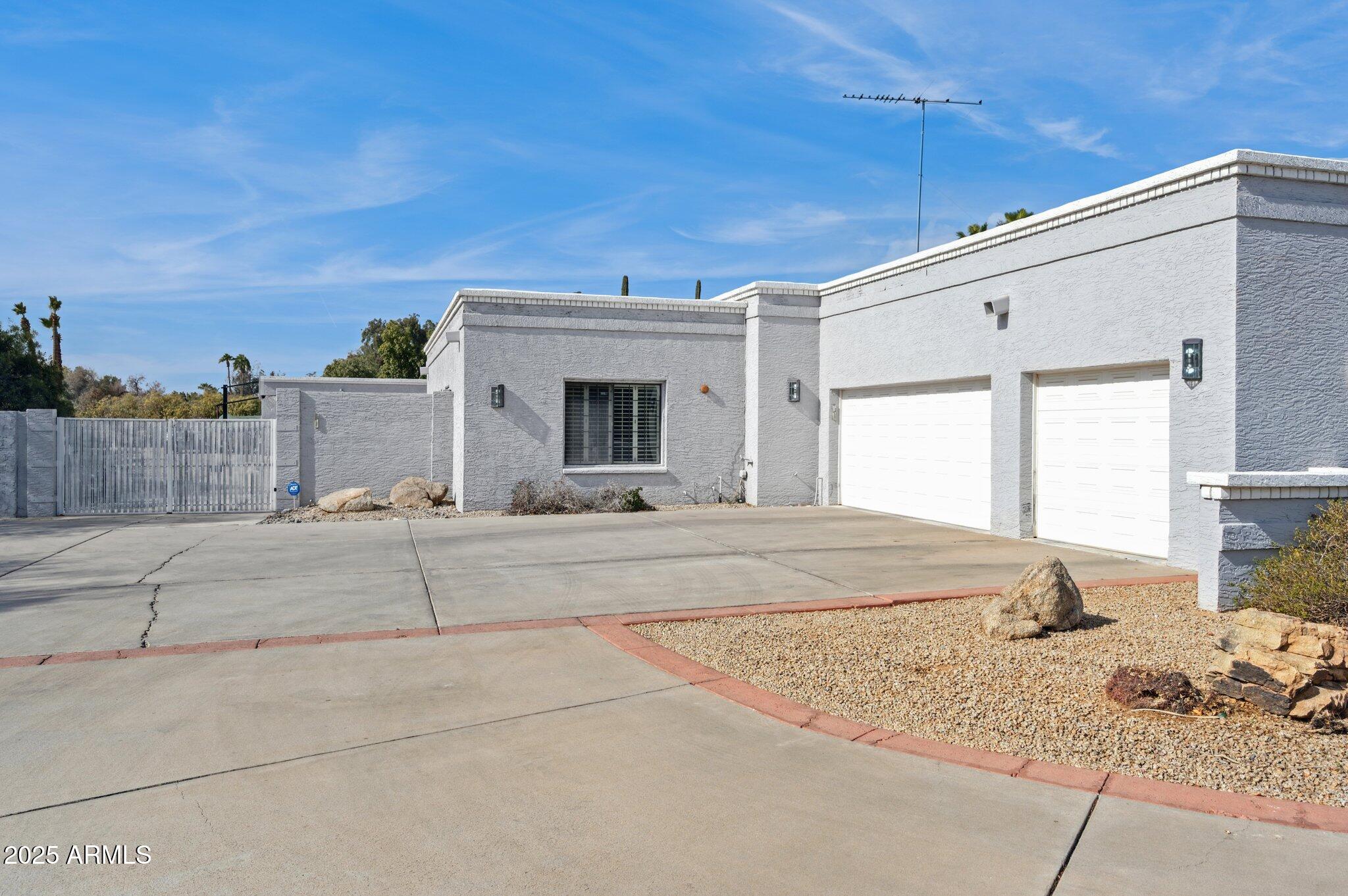 12210 N 76th Place Property Photo 17