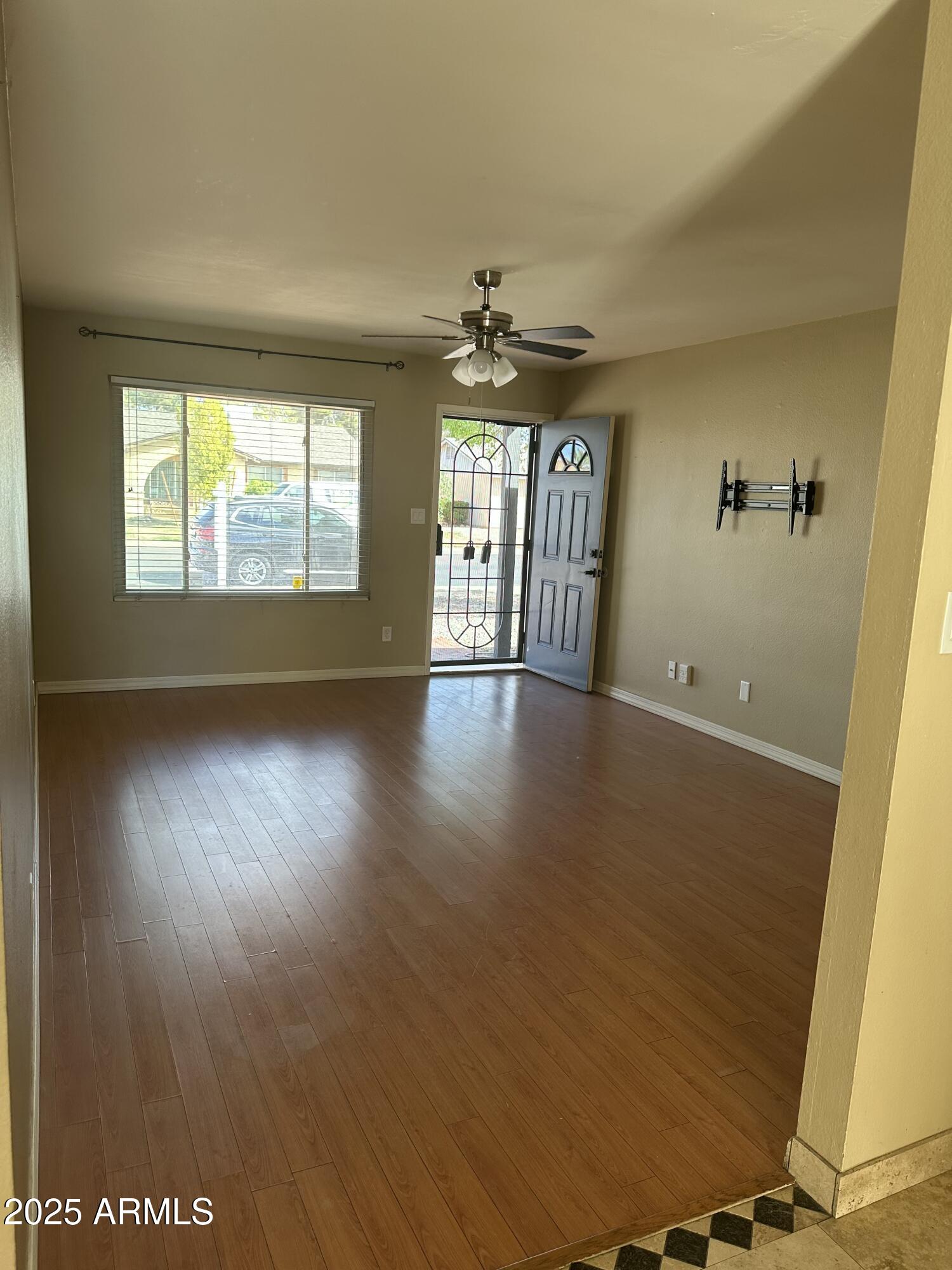2331 W Onza Avenue Property Photo 2
