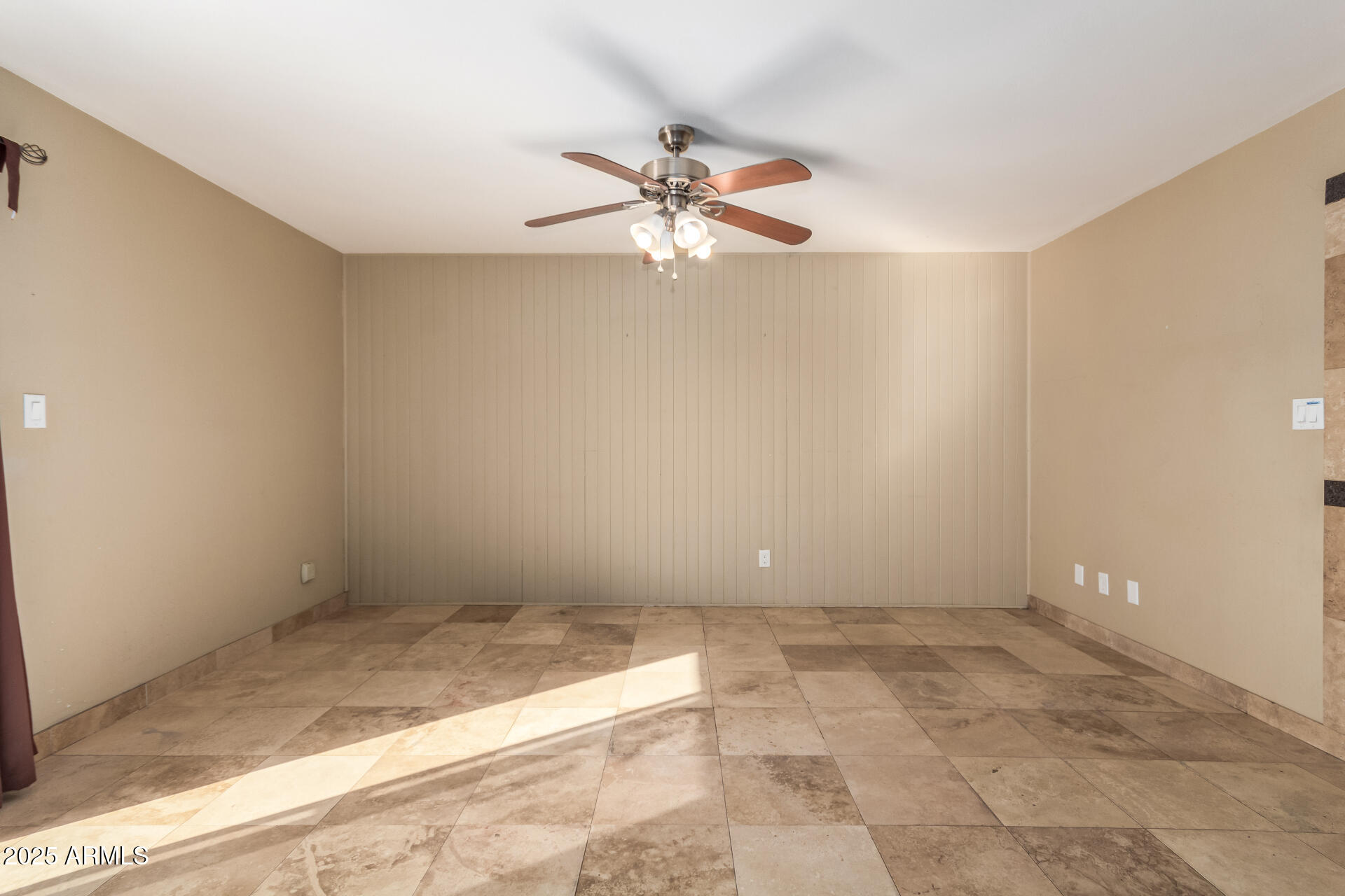 2331 W Onza Avenue Property Photo 5