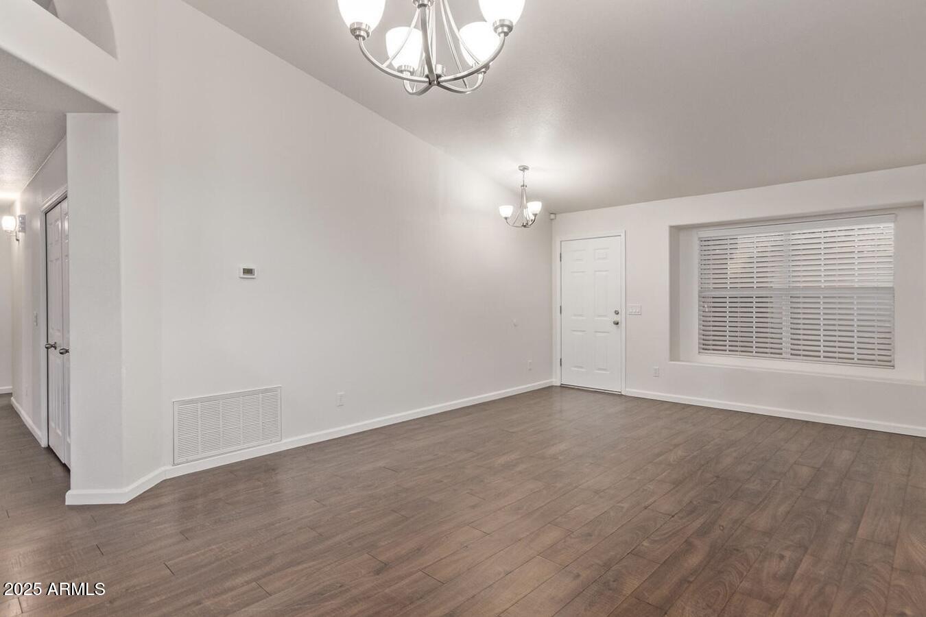 169 S Comanche Drive Property Photo 4