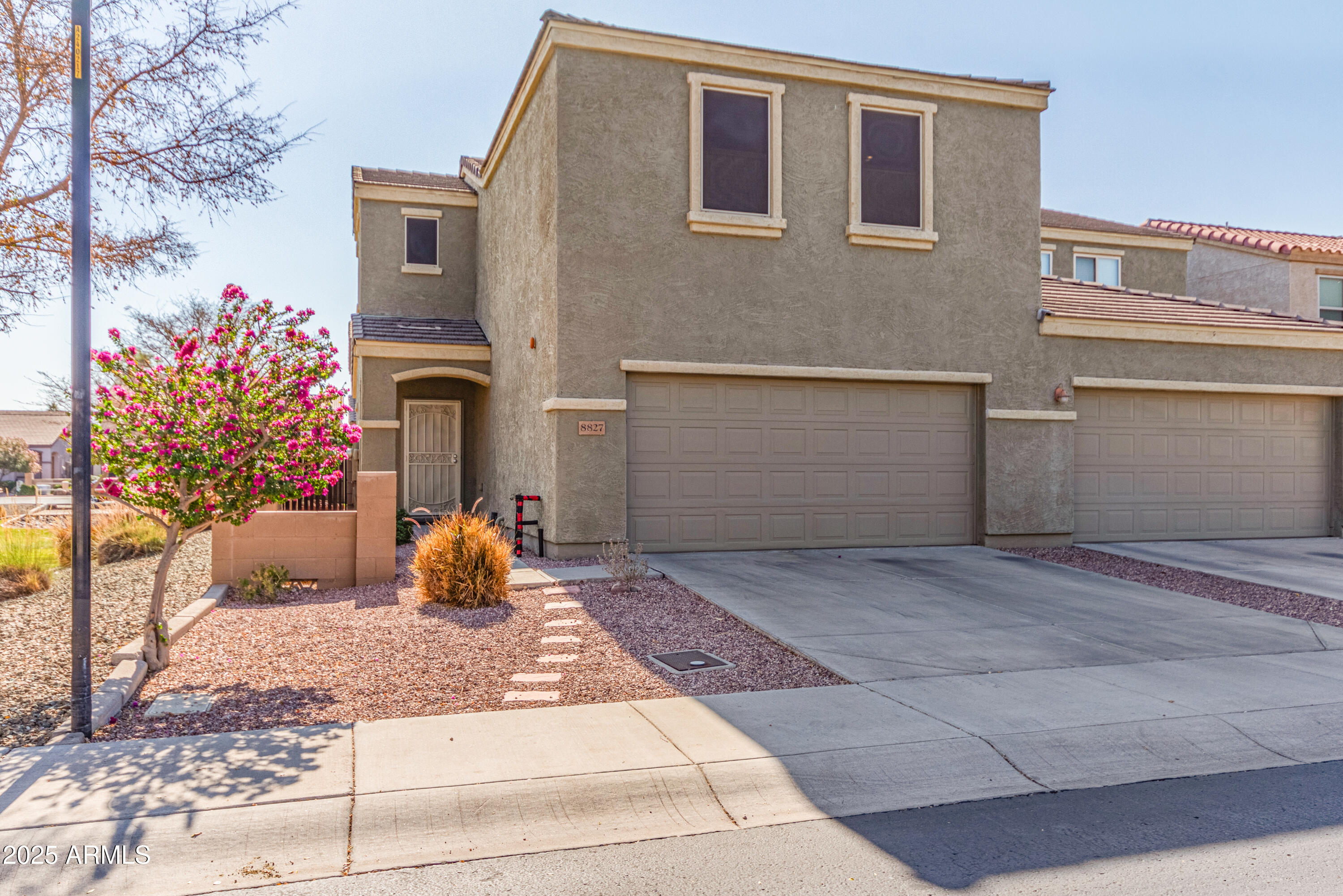 8827 W Dahlia Drive Property Photo 1