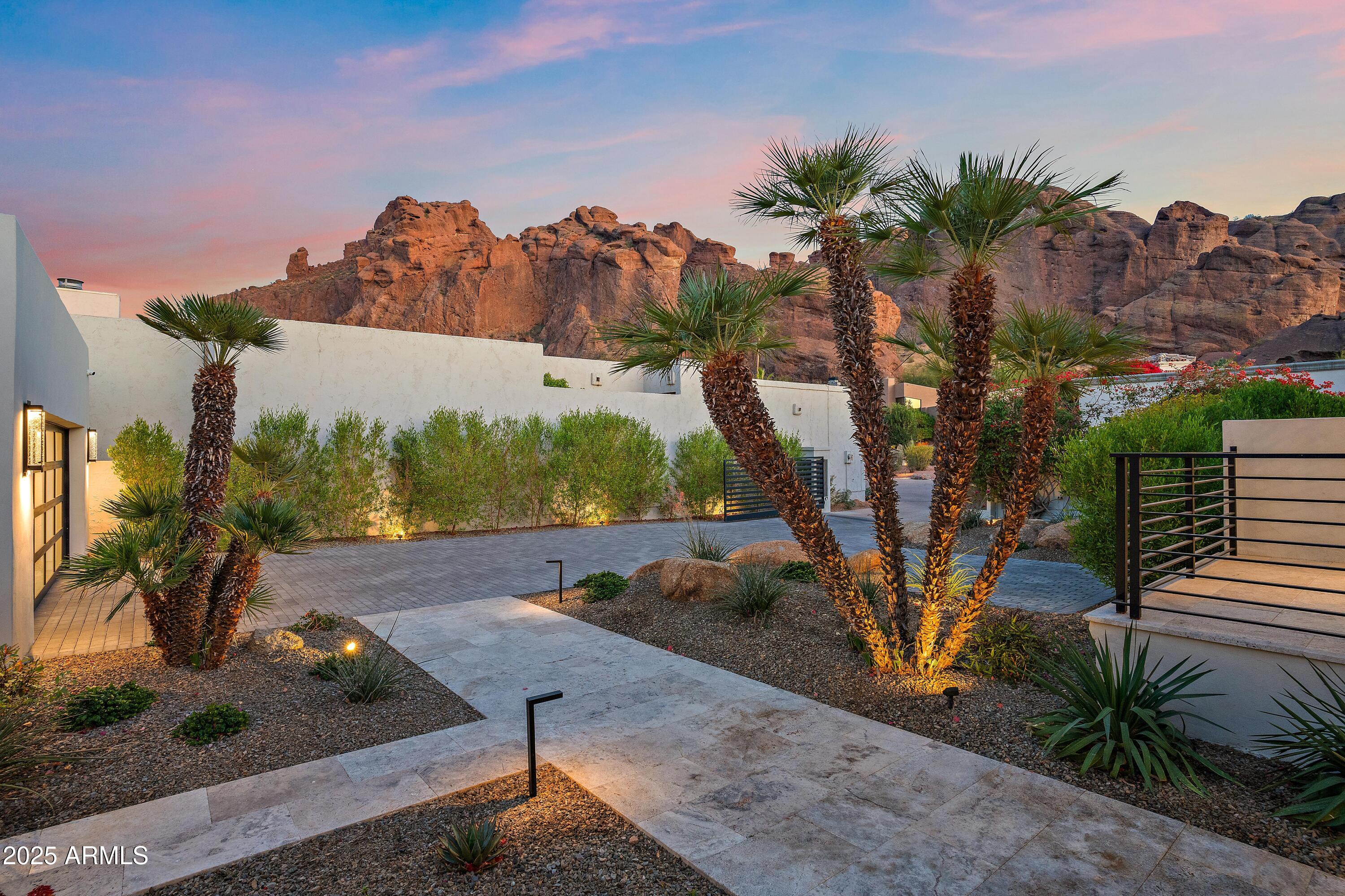 5724 N Echo Canyon Drive Property Photo 7