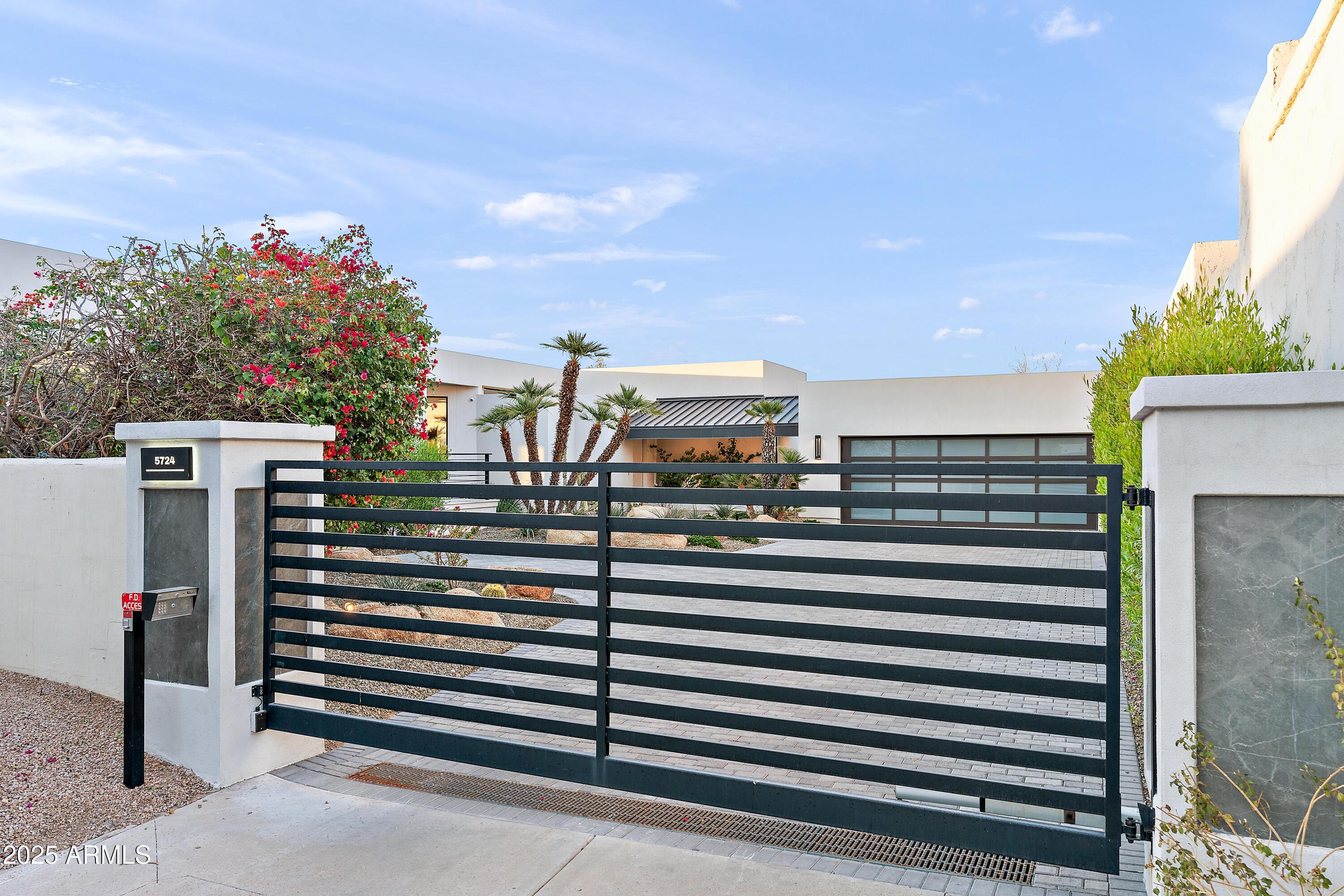 5724 N Echo Canyon Drive Property Photo 10
