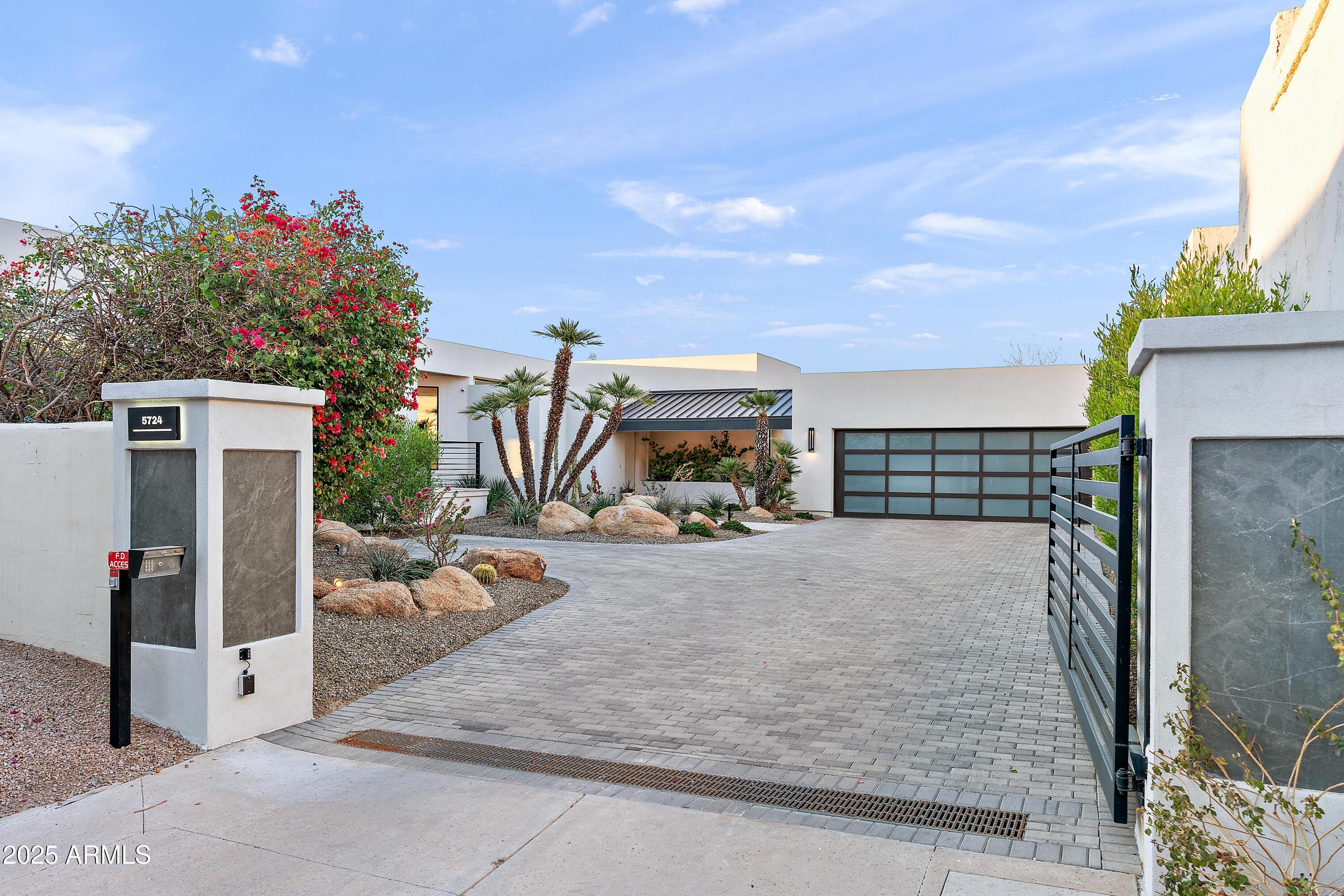 5724 N Echo Canyon Drive Property Photo 11