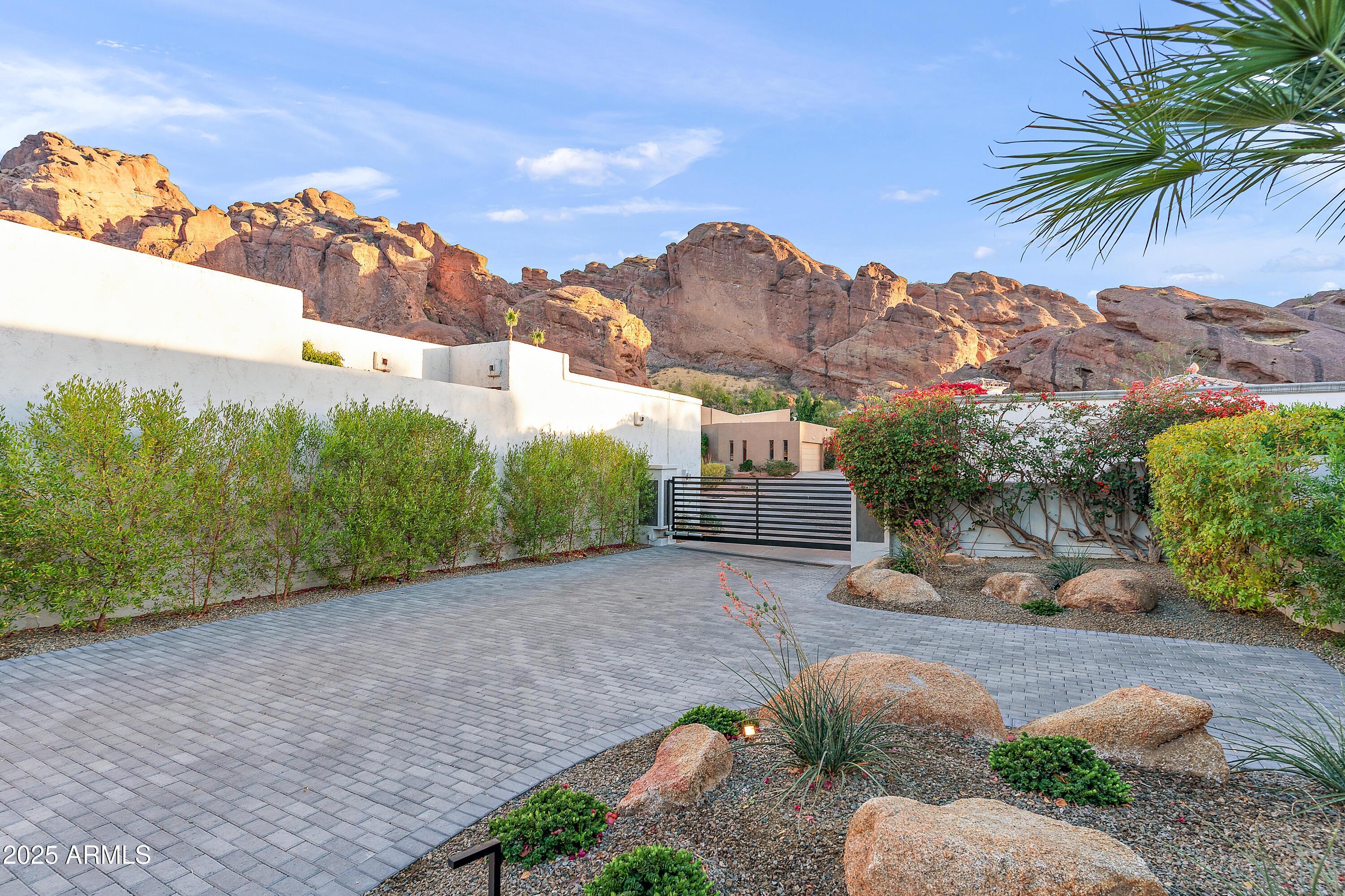 5724 N Echo Canyon Drive Property Photo 12