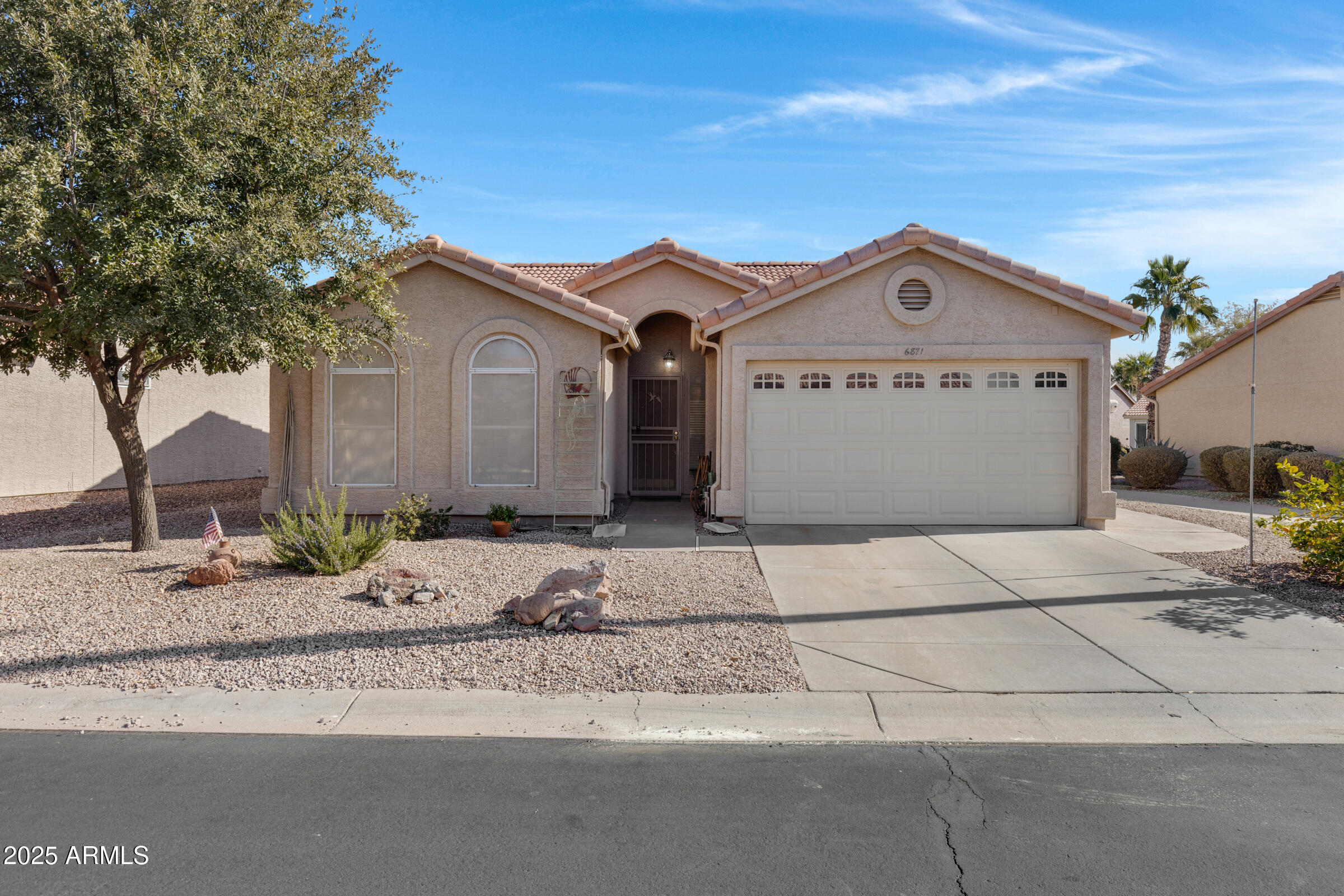6871 S Coral Gable Drive Property Photo 2