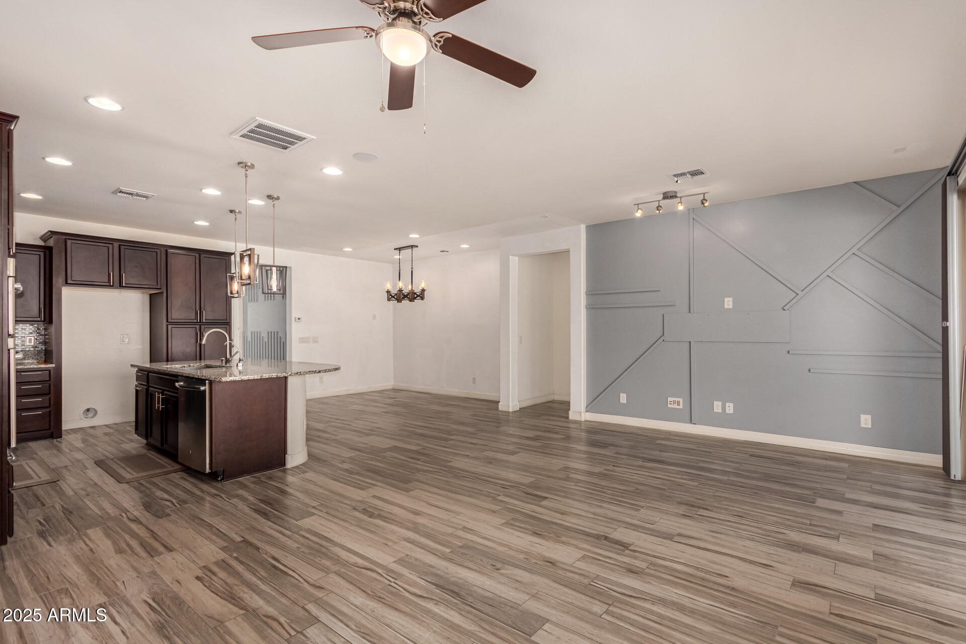 10012 E Tamery Avenue Property Photo 8