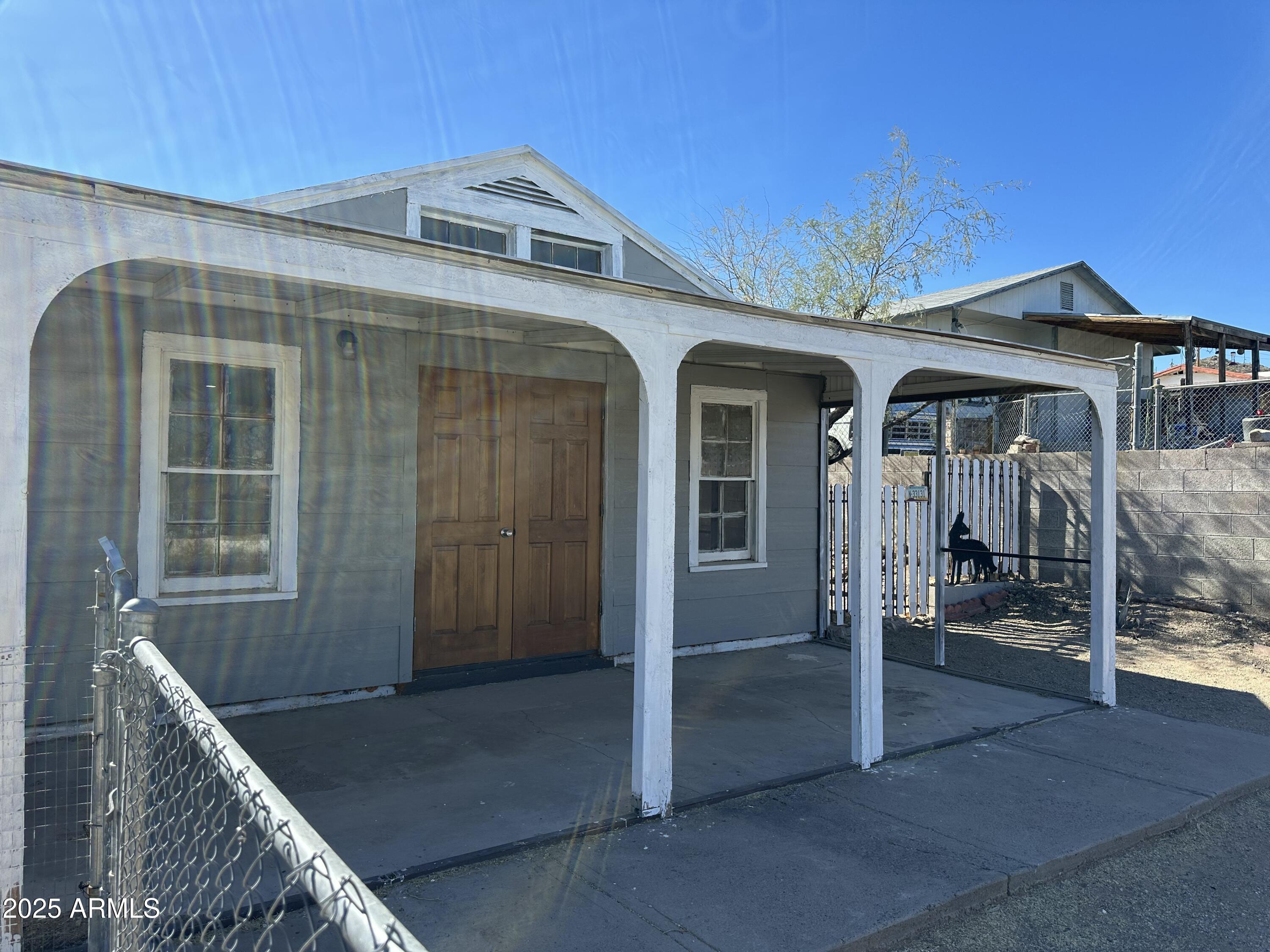 711 W Morondo Avenue Property Photo