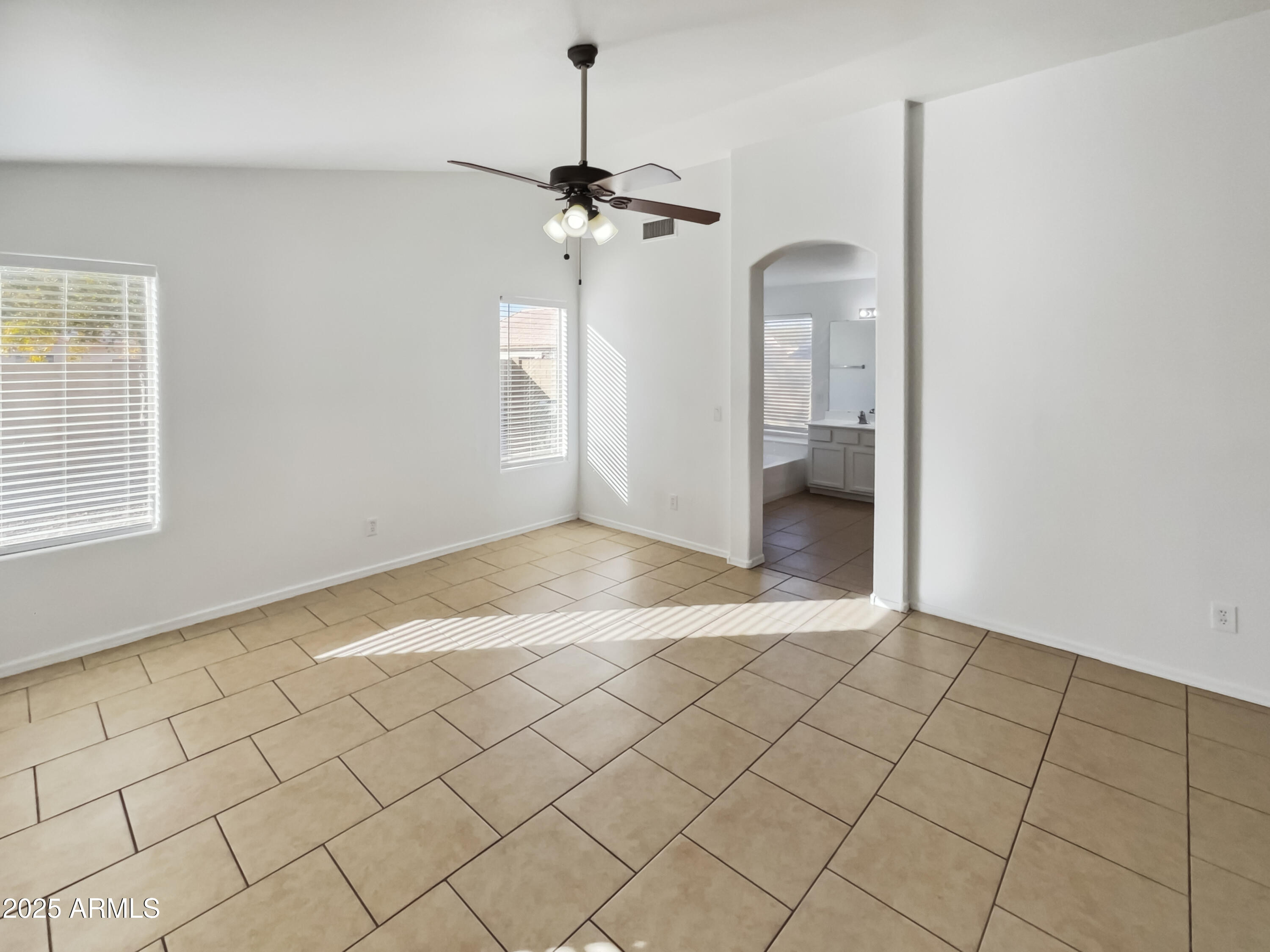 9023 W Hubbell Street Property Photo 5