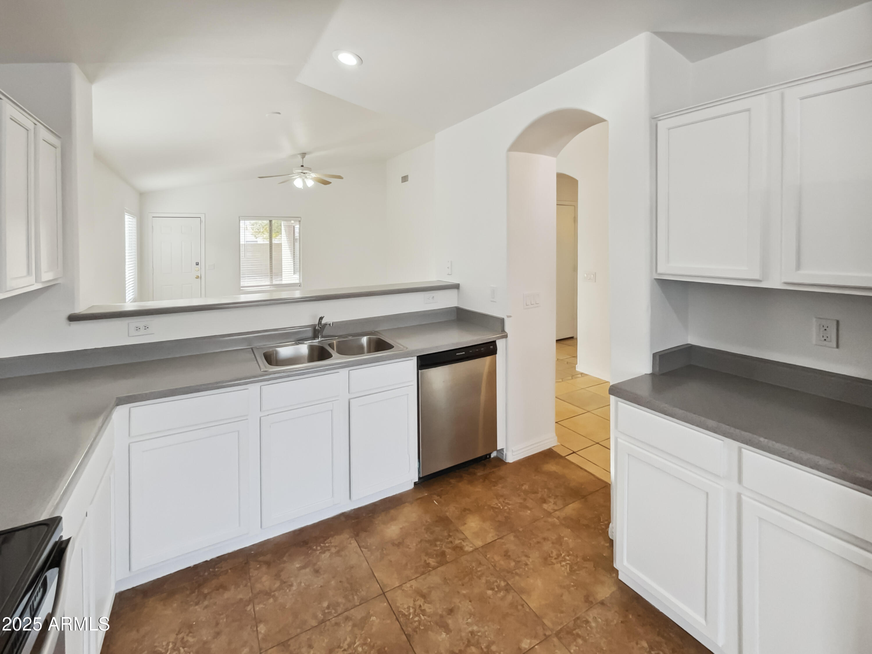 9023 W Hubbell Street Property Photo 12