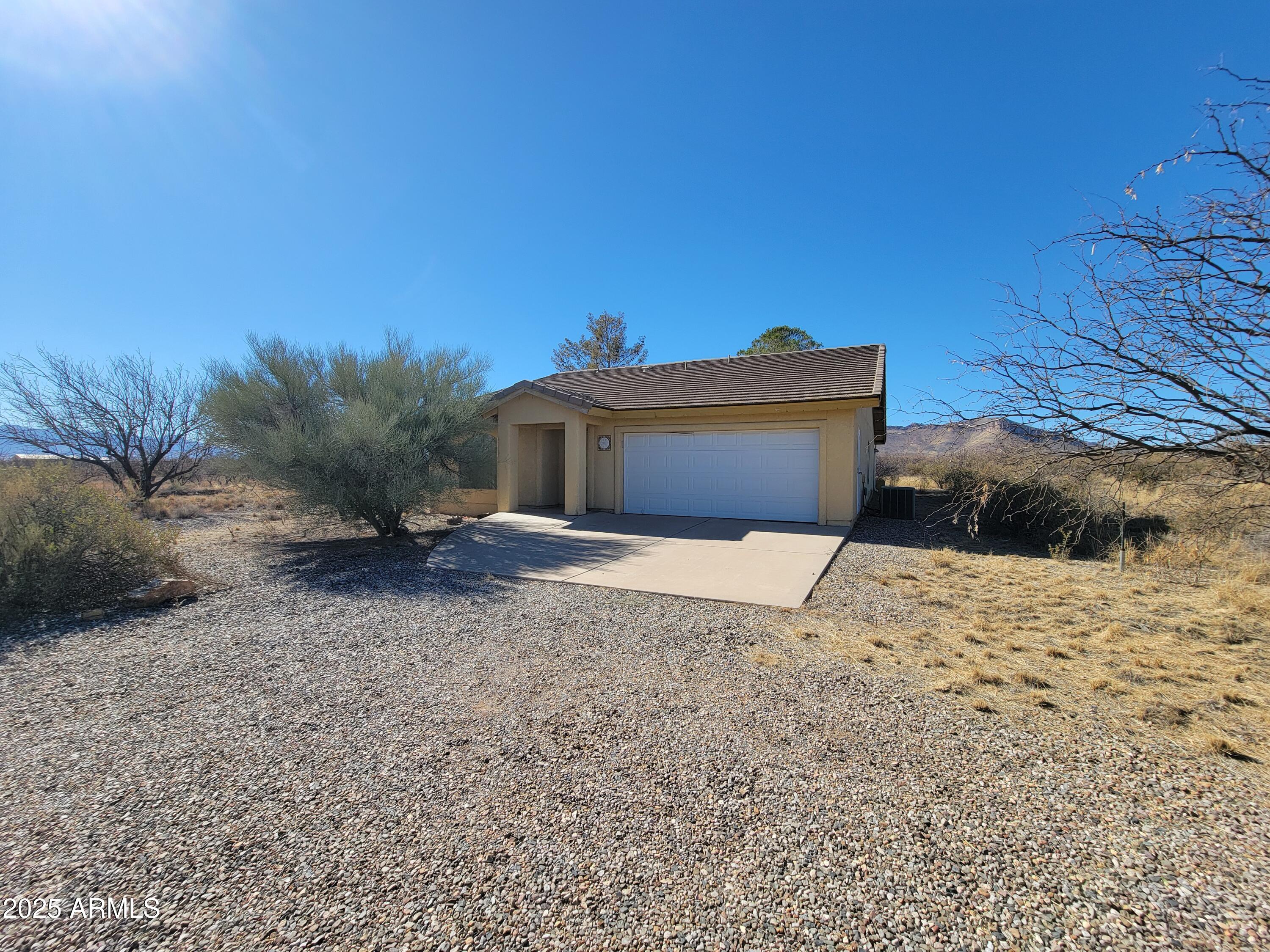926 W Carlson Way Property Photo 1