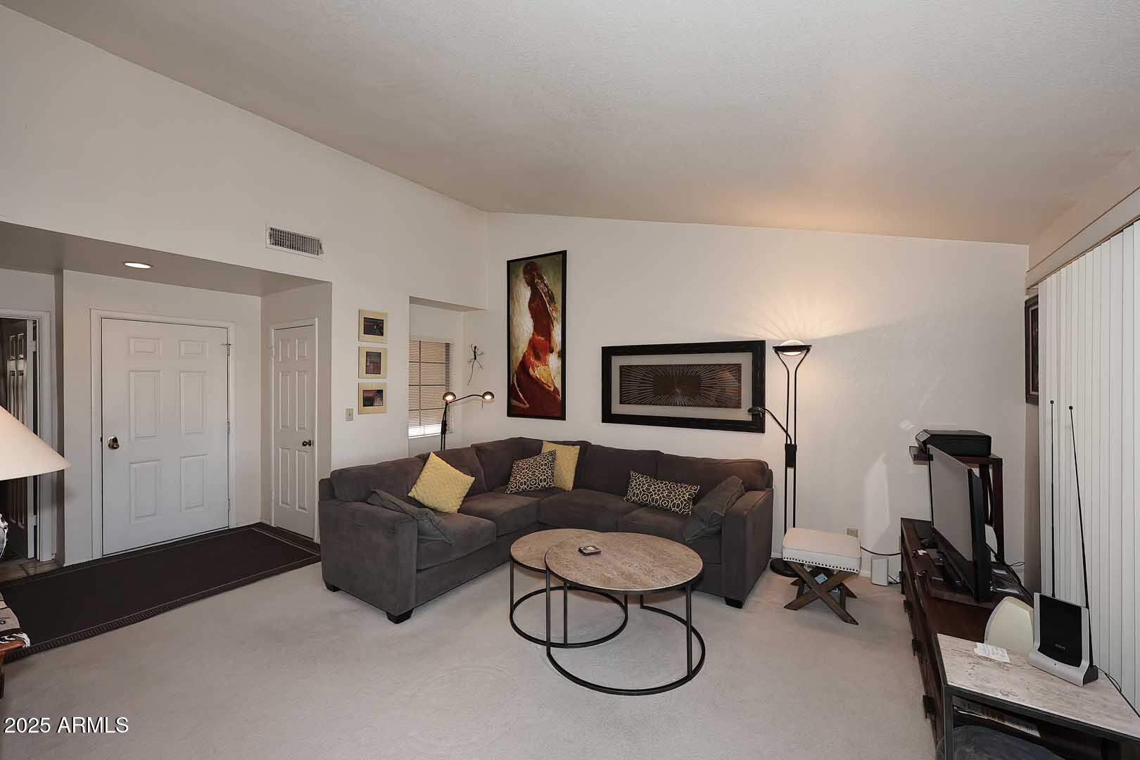 9707 E Mountain View Road Property Photo 4