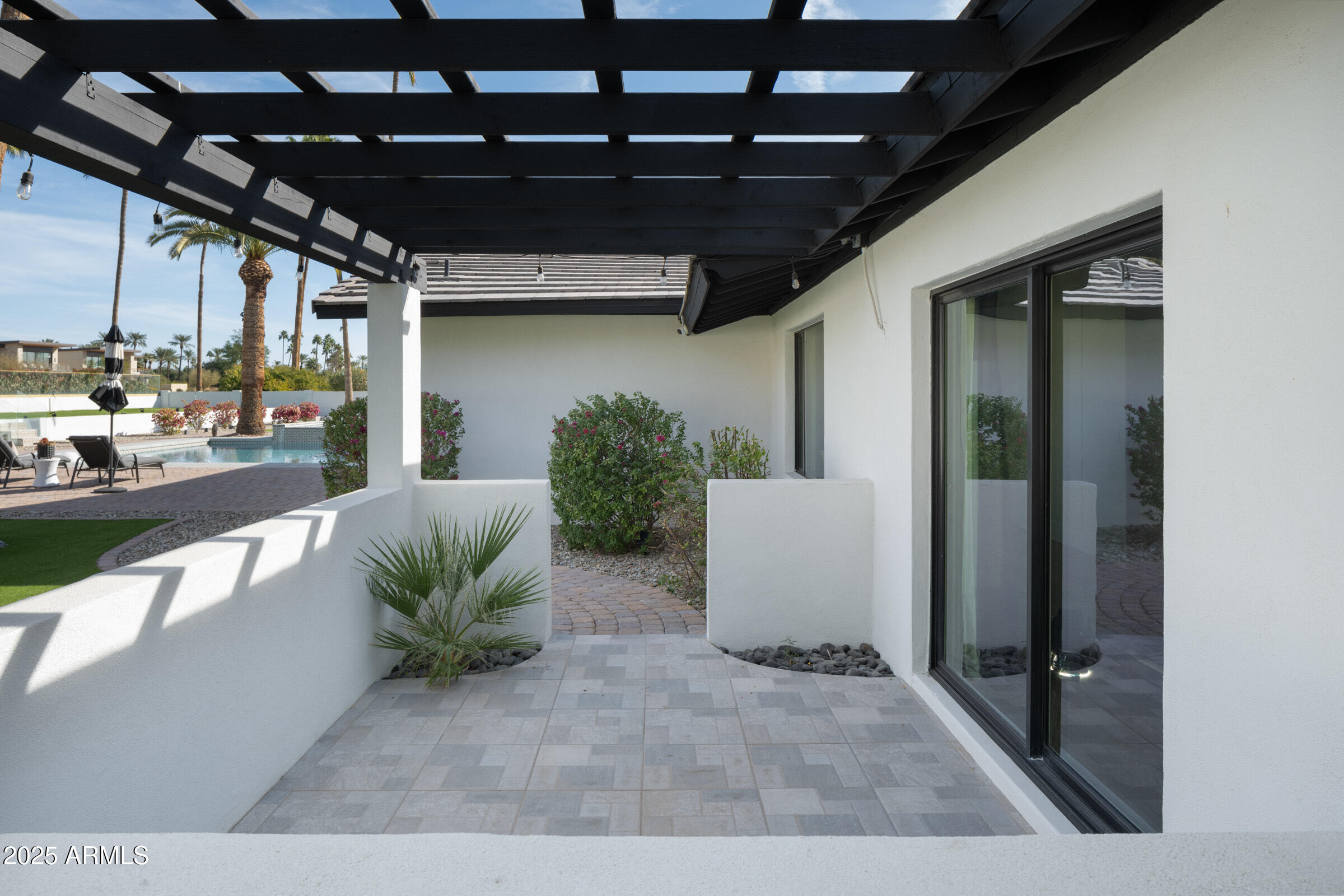 6302 E Hillcrest Boulevard Property Photo 11
