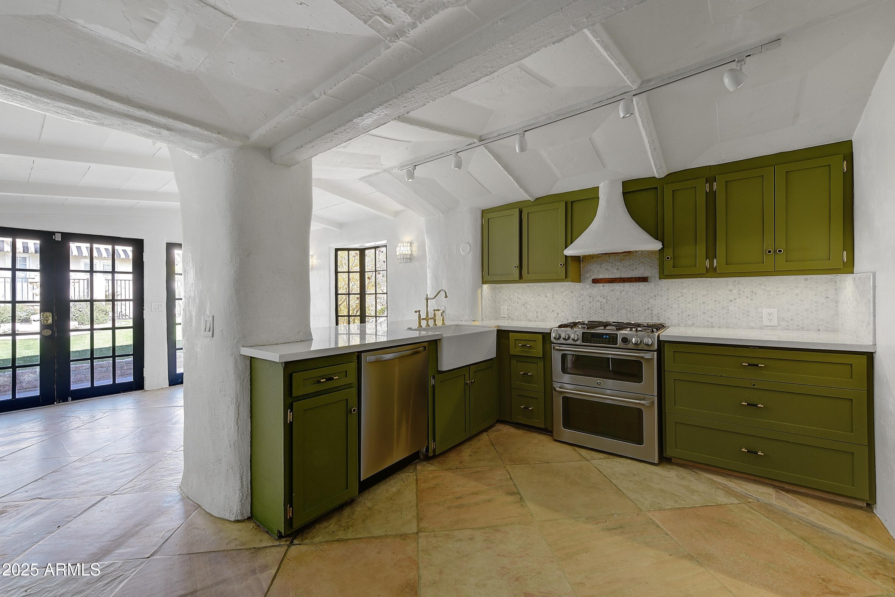 5710 E Camelback Road Property Photo 18